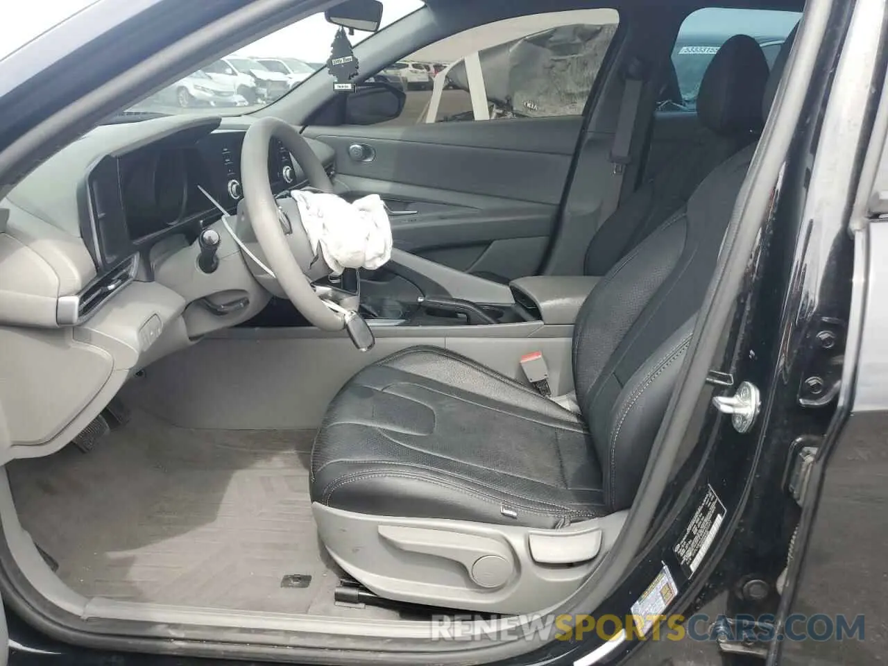 7 Photograph of a damaged car 5NPLM4AG6MH033372 HYUNDAI ELANTRA 2021
