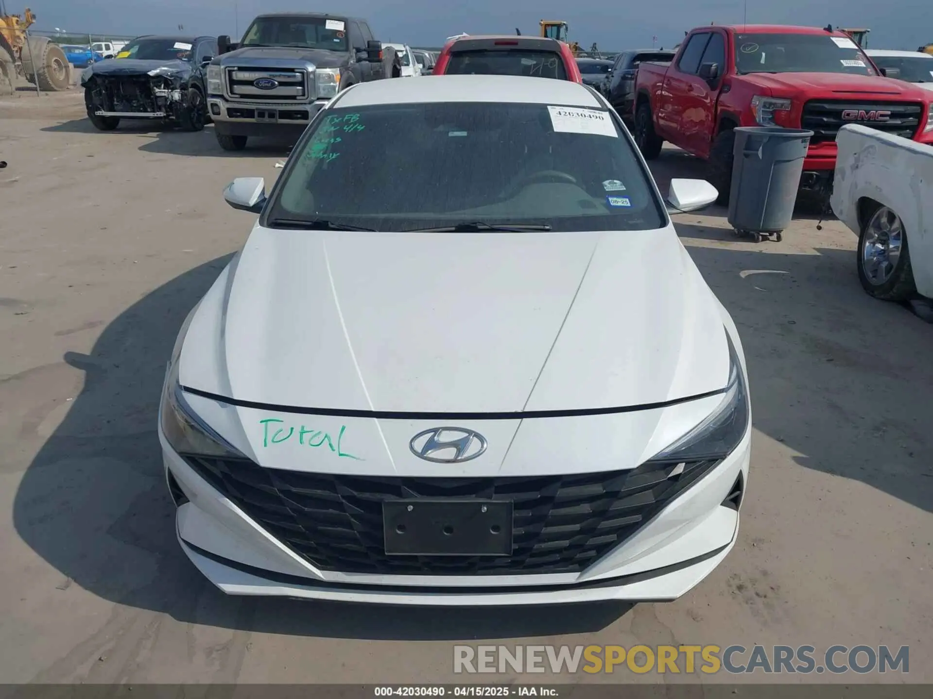 12 Photograph of a damaged car 5NPLM4AG6MH052410 HYUNDAI ELANTRA 2021