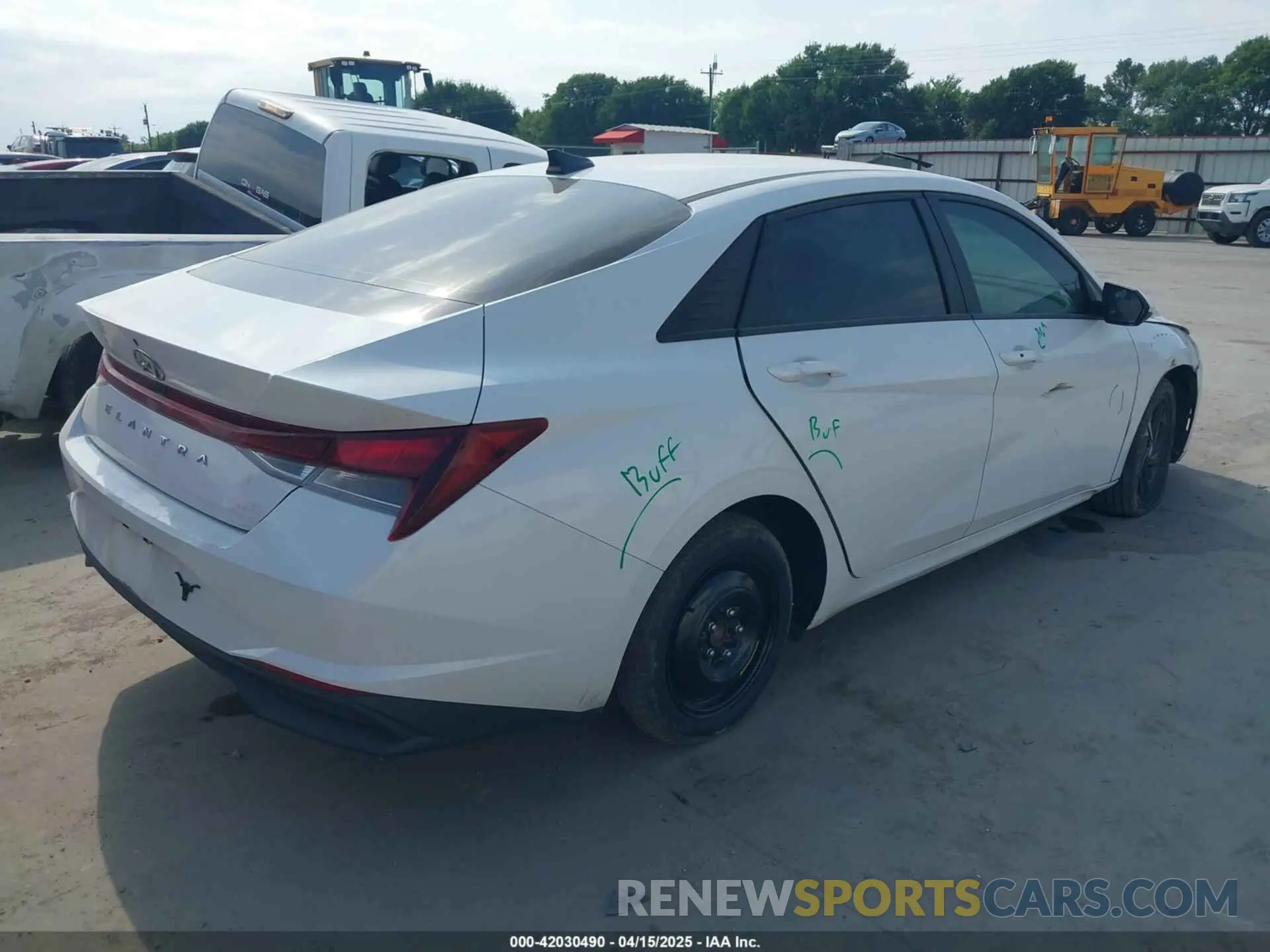 4 Photograph of a damaged car 5NPLM4AG6MH052410 HYUNDAI ELANTRA 2021