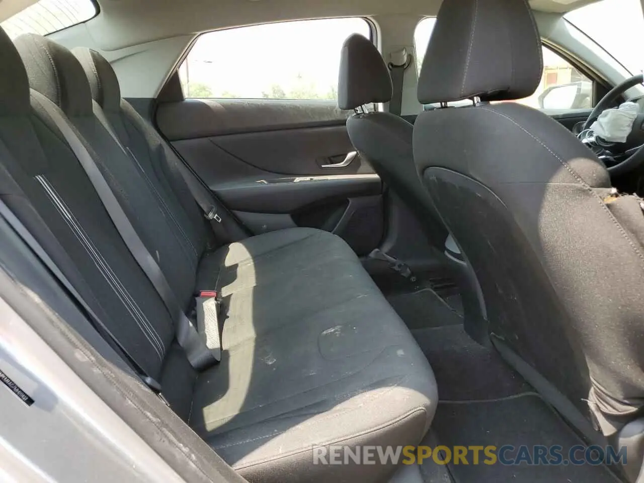 10 Photograph of a damaged car 5NPLM4AG7MH011459 HYUNDAI ELANTRA 2021