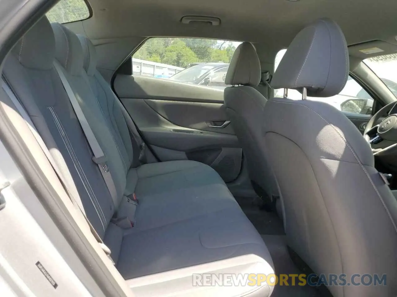10 Photograph of a damaged car 5NPLM4AG7MH027970 HYUNDAI ELANTRA 2021