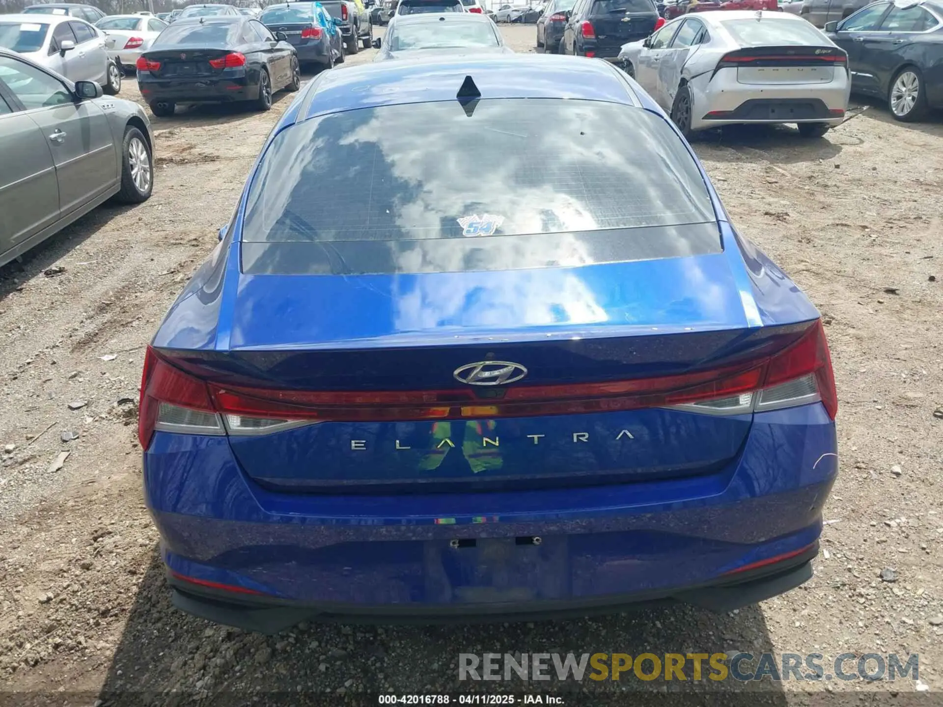 16 Photograph of a damaged car 5NPLM4AG7MH045336 HYUNDAI ELANTRA 2021