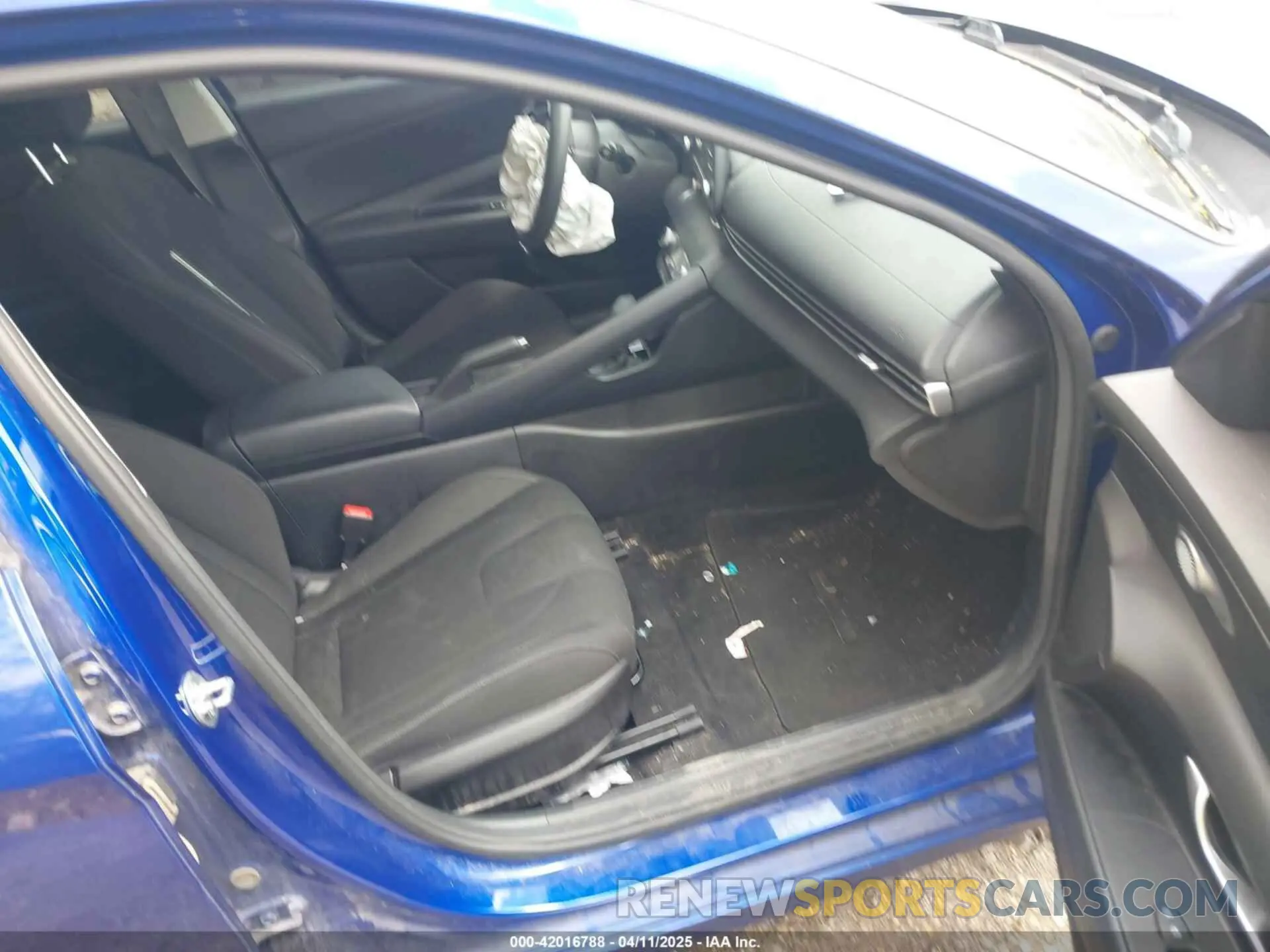5 Photograph of a damaged car 5NPLM4AG7MH045336 HYUNDAI ELANTRA 2021