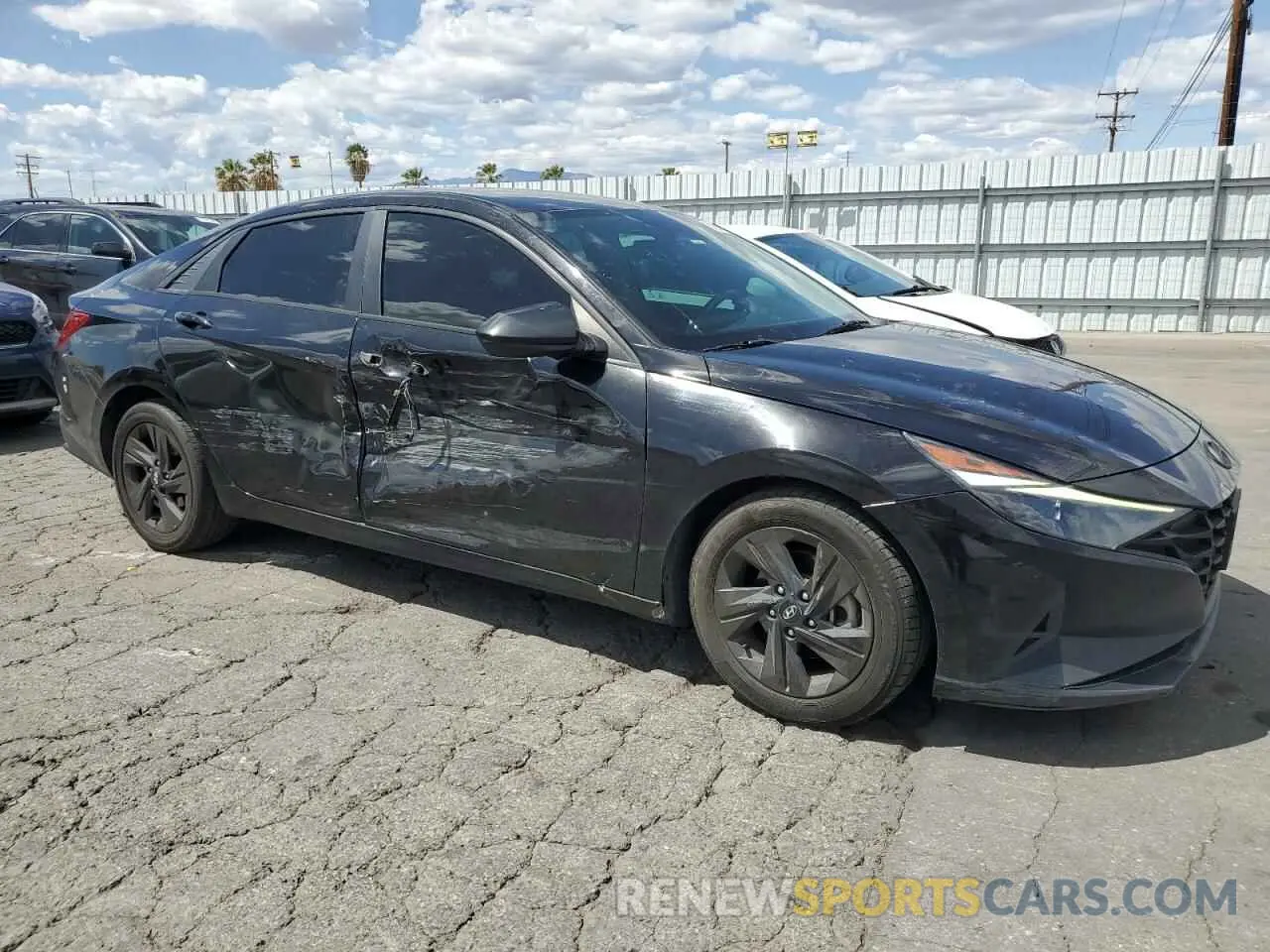 4 Photograph of a damaged car 5NPLM4AG8MH000471 HYUNDAI ELANTRA 2021