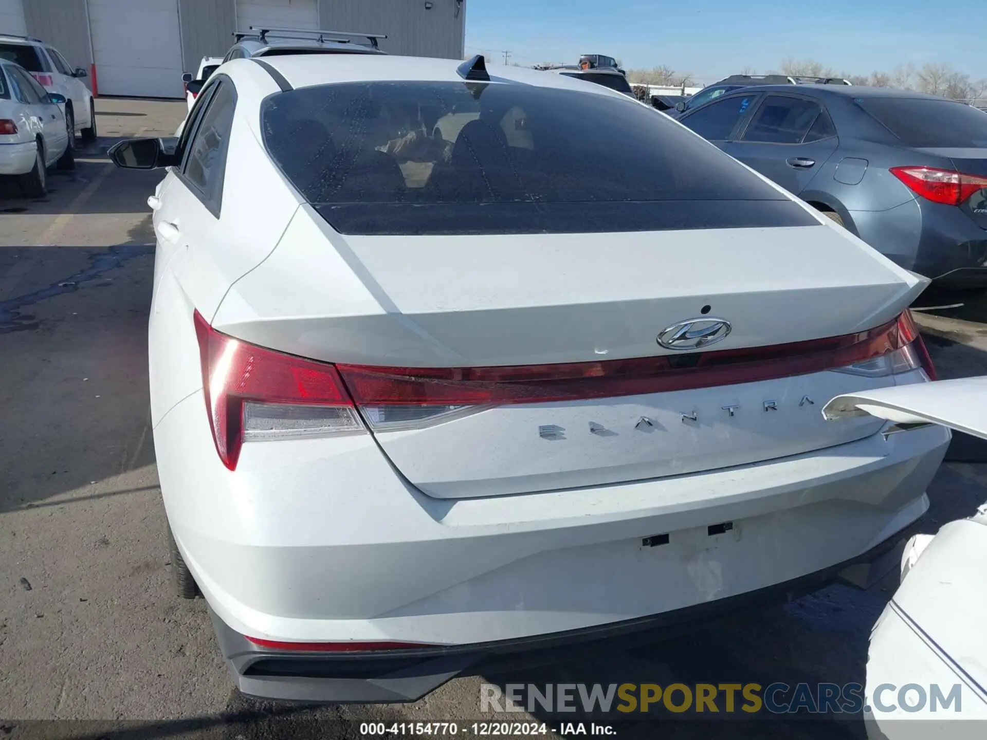 16 Photograph of a damaged car 5NPLM4AG8MH001152 HYUNDAI ELANTRA 2021