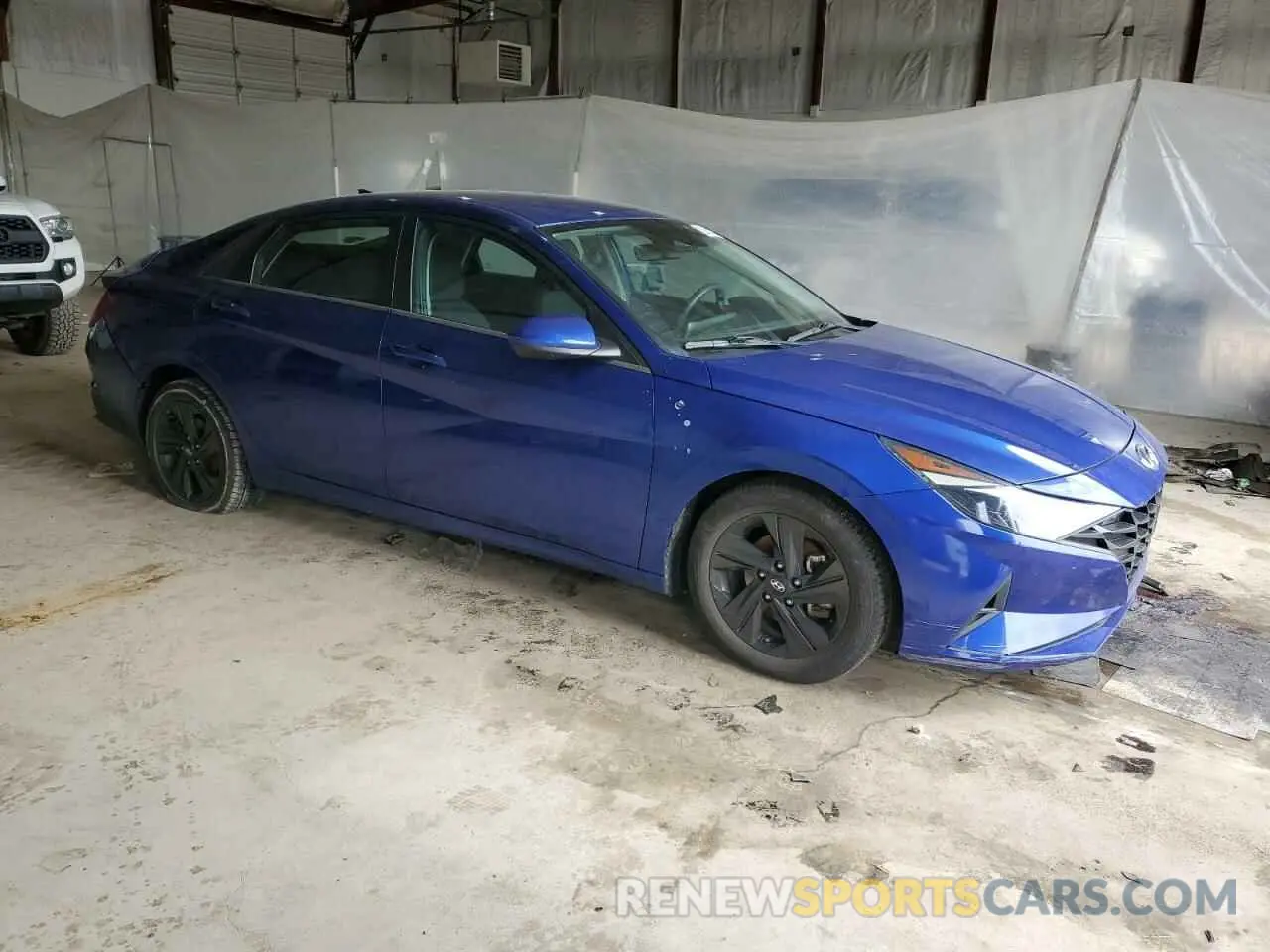 4 Photograph of a damaged car 5NPLM4AG8MH027038 HYUNDAI ELANTRA 2021