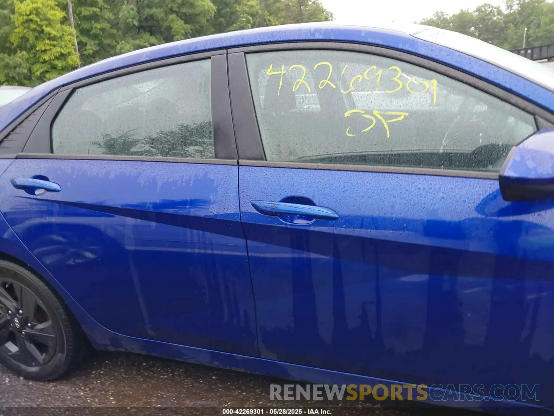 13 Photograph of a damaged car 5NPLM4AG8MH046303 HYUNDAI ELANTRA 2021