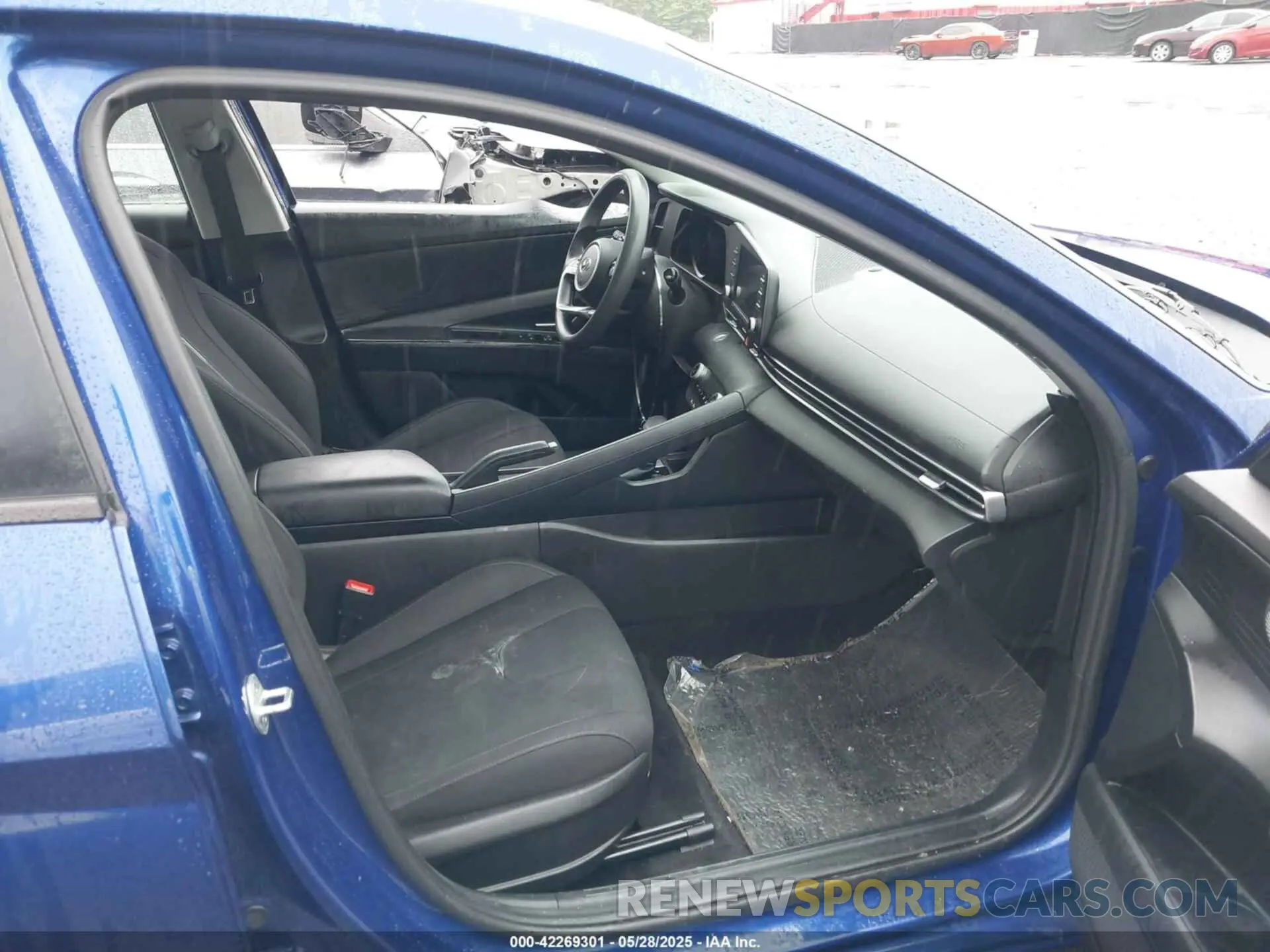 5 Photograph of a damaged car 5NPLM4AG8MH046303 HYUNDAI ELANTRA 2021