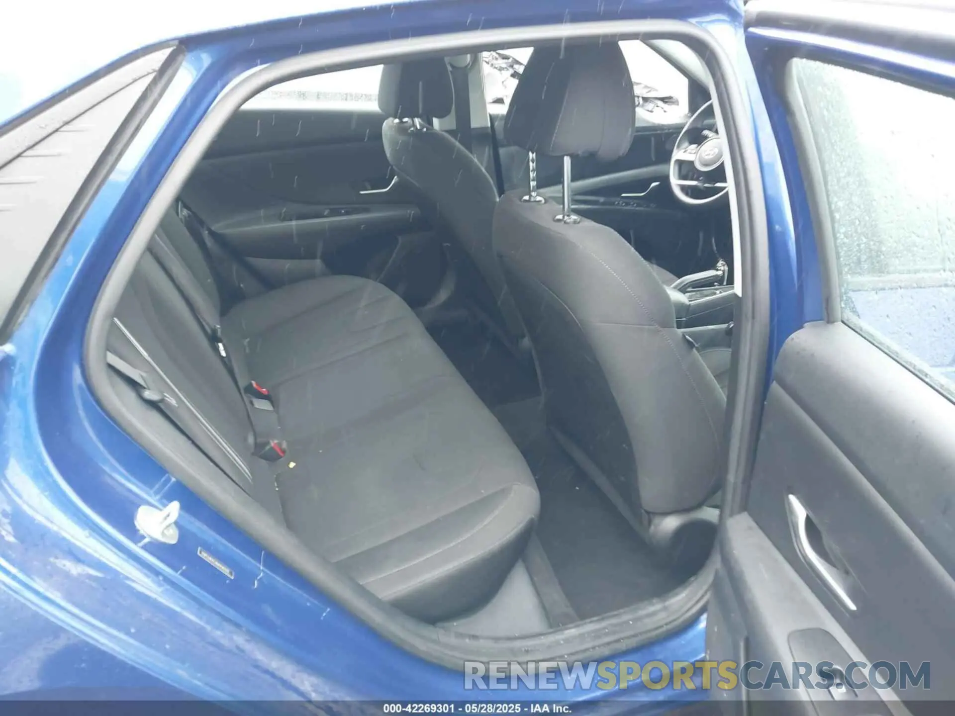 8 Photograph of a damaged car 5NPLM4AG8MH046303 HYUNDAI ELANTRA 2021