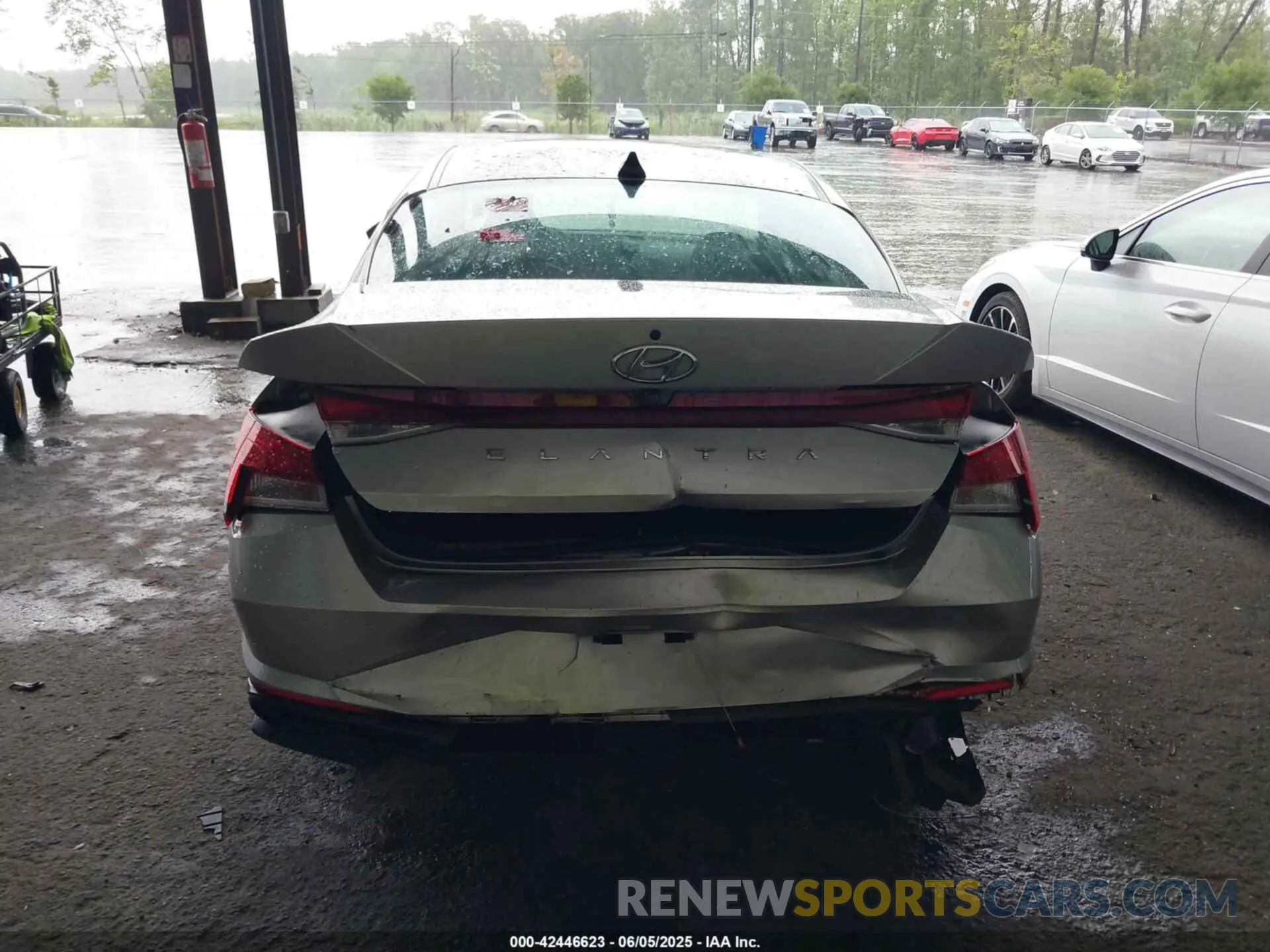 16 Photograph of a damaged car 5NPLM4AG9MH003217 HYUNDAI ELANTRA 2021