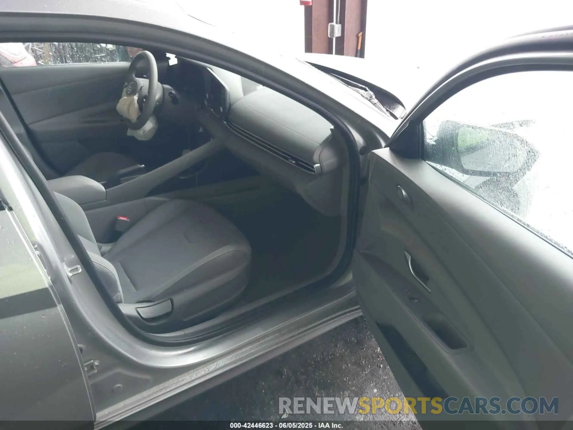 5 Photograph of a damaged car 5NPLM4AG9MH003217 HYUNDAI ELANTRA 2021