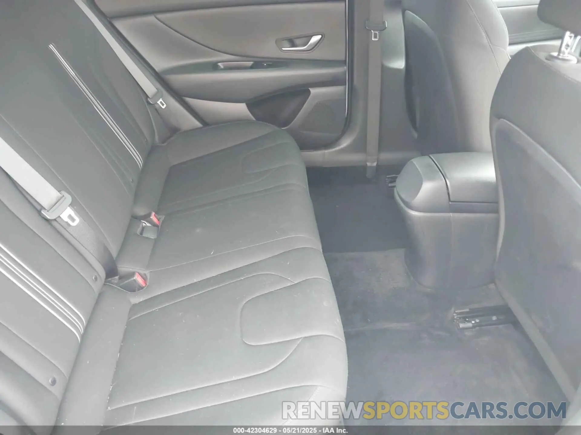 8 Photograph of a damaged car 5NPLM4AG9MH003265 HYUNDAI ELANTRA 2021