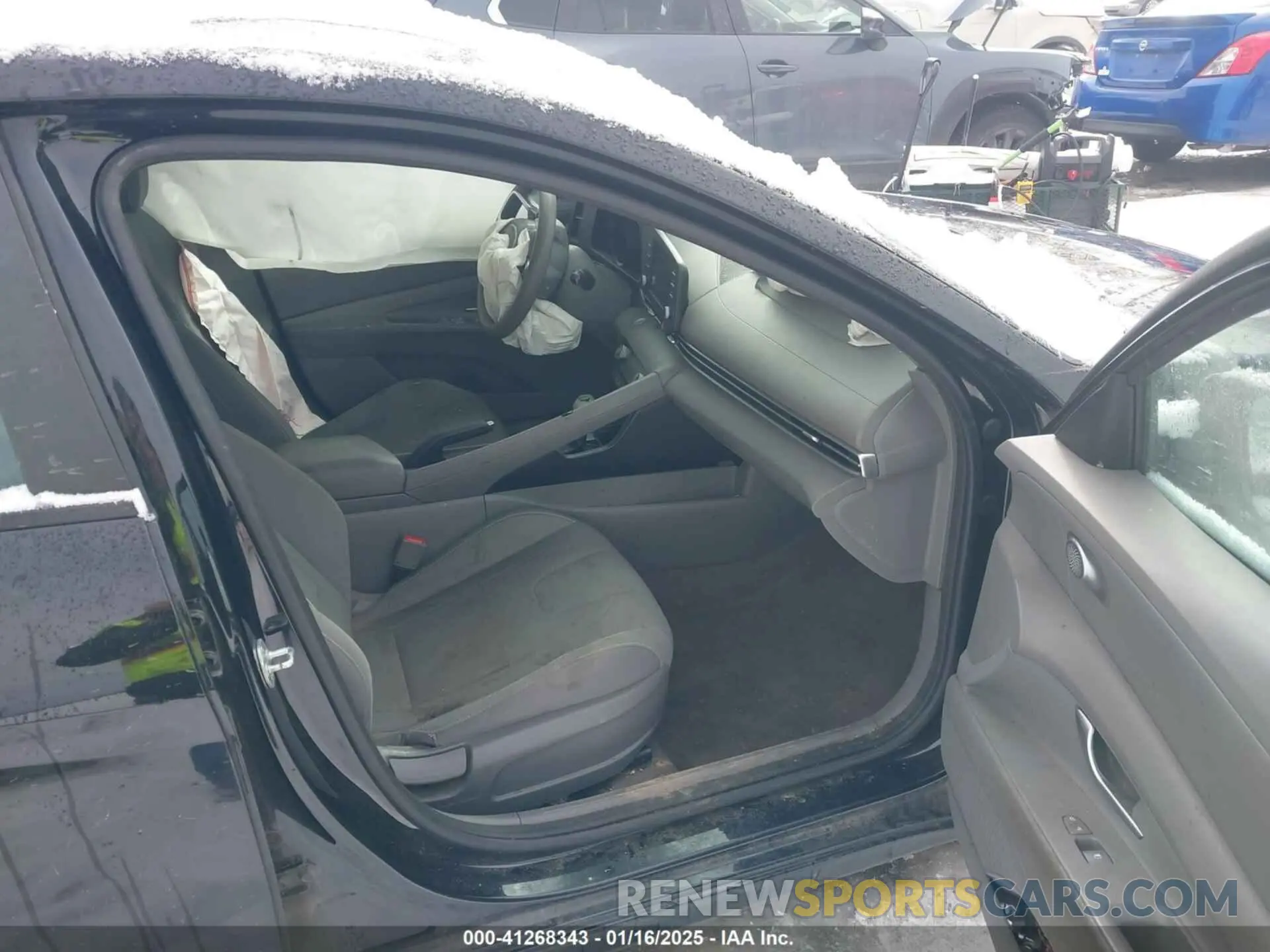 5 Photograph of a damaged car 5NPLM4AG9MH003332 HYUNDAI ELANTRA 2021
