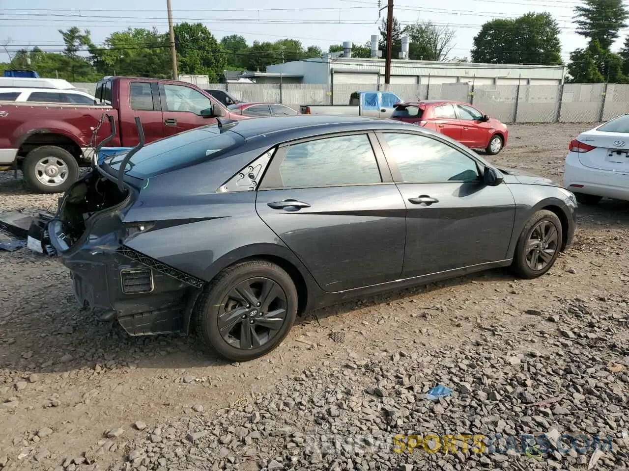3 Photograph of a damaged car 5NPLM4AG9MH004285 HYUNDAI ELANTRA 2021