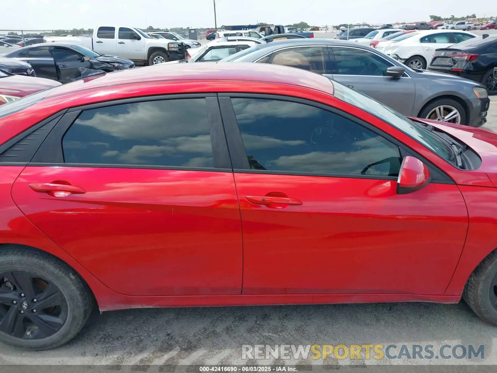 13 Photograph of a damaged car 5NPLM4AG9MH006408 HYUNDAI ELANTRA 2021