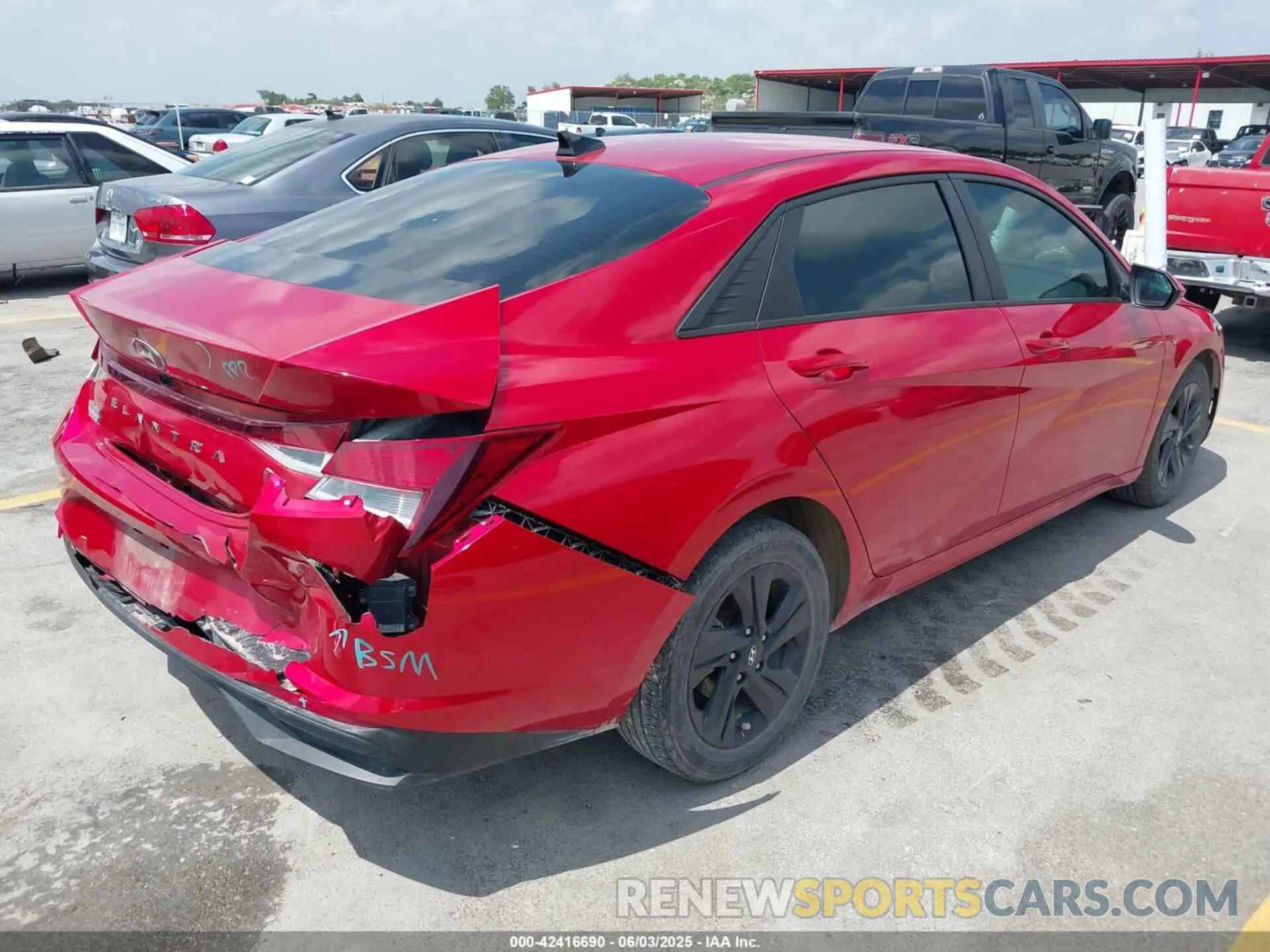 17 Photograph of a damaged car 5NPLM4AG9MH006408 HYUNDAI ELANTRA 2021