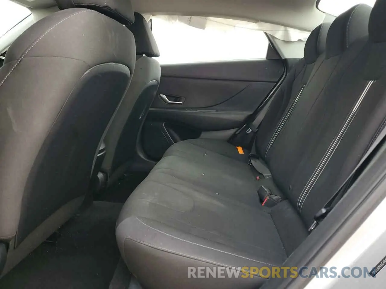 10 Photograph of a damaged car 5NPLM4AG9MH008546 HYUNDAI ELANTRA 2021