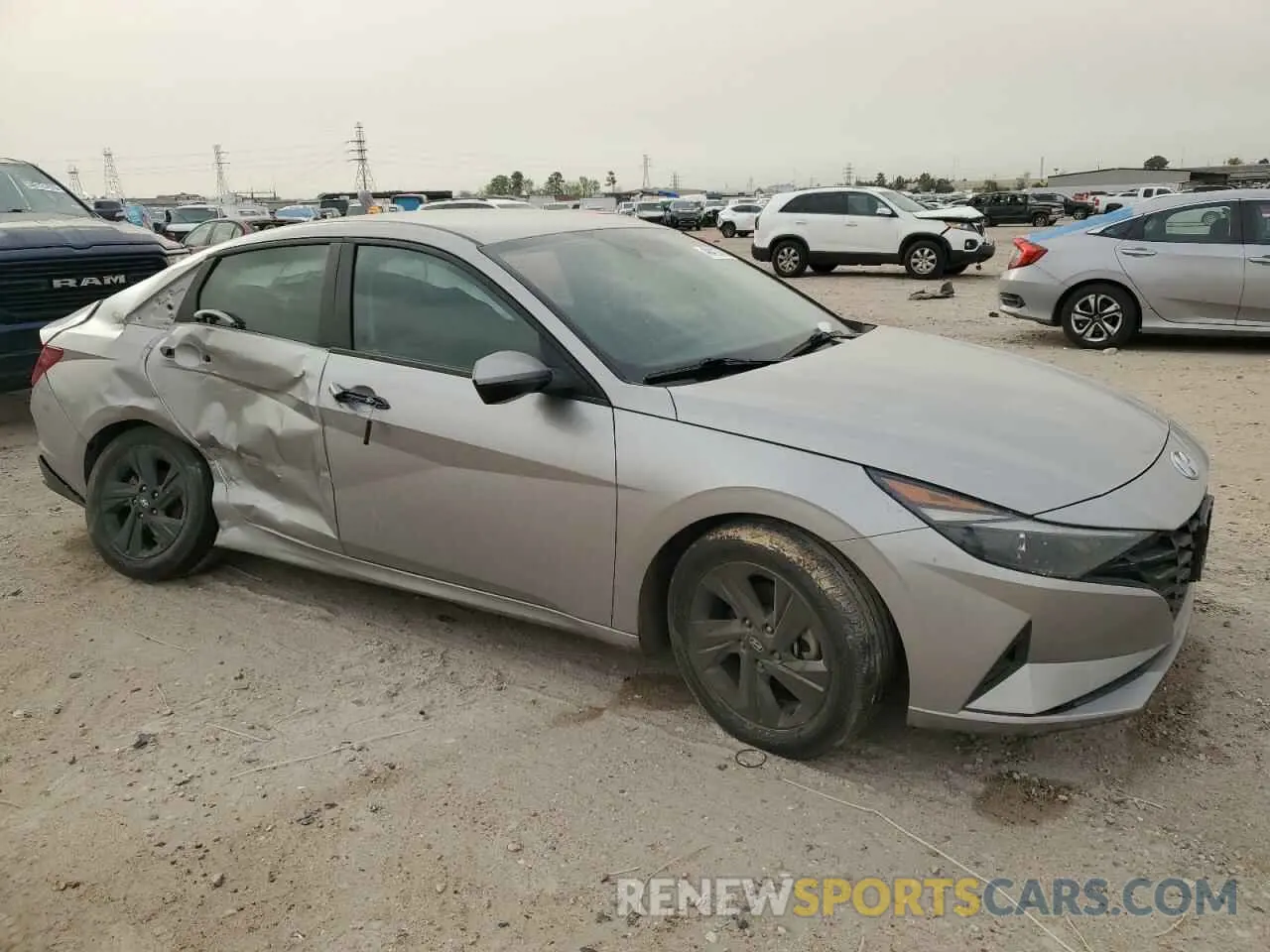 4 Photograph of a damaged car 5NPLM4AG9MH008546 HYUNDAI ELANTRA 2021