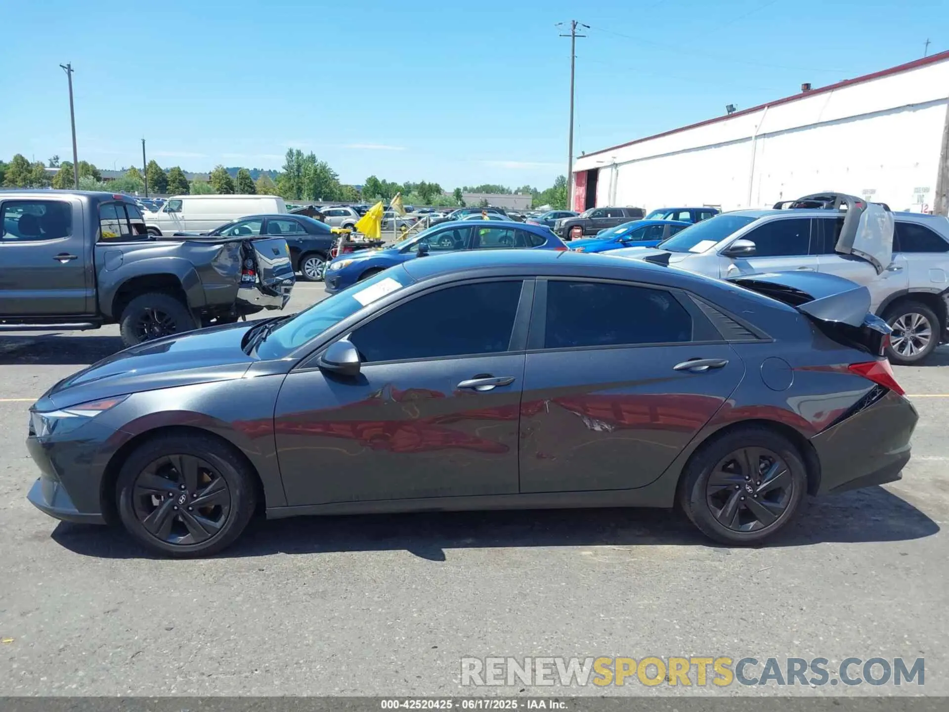 14 Photograph of a damaged car 5NPLM4AG9MH012046 HYUNDAI ELANTRA 2021