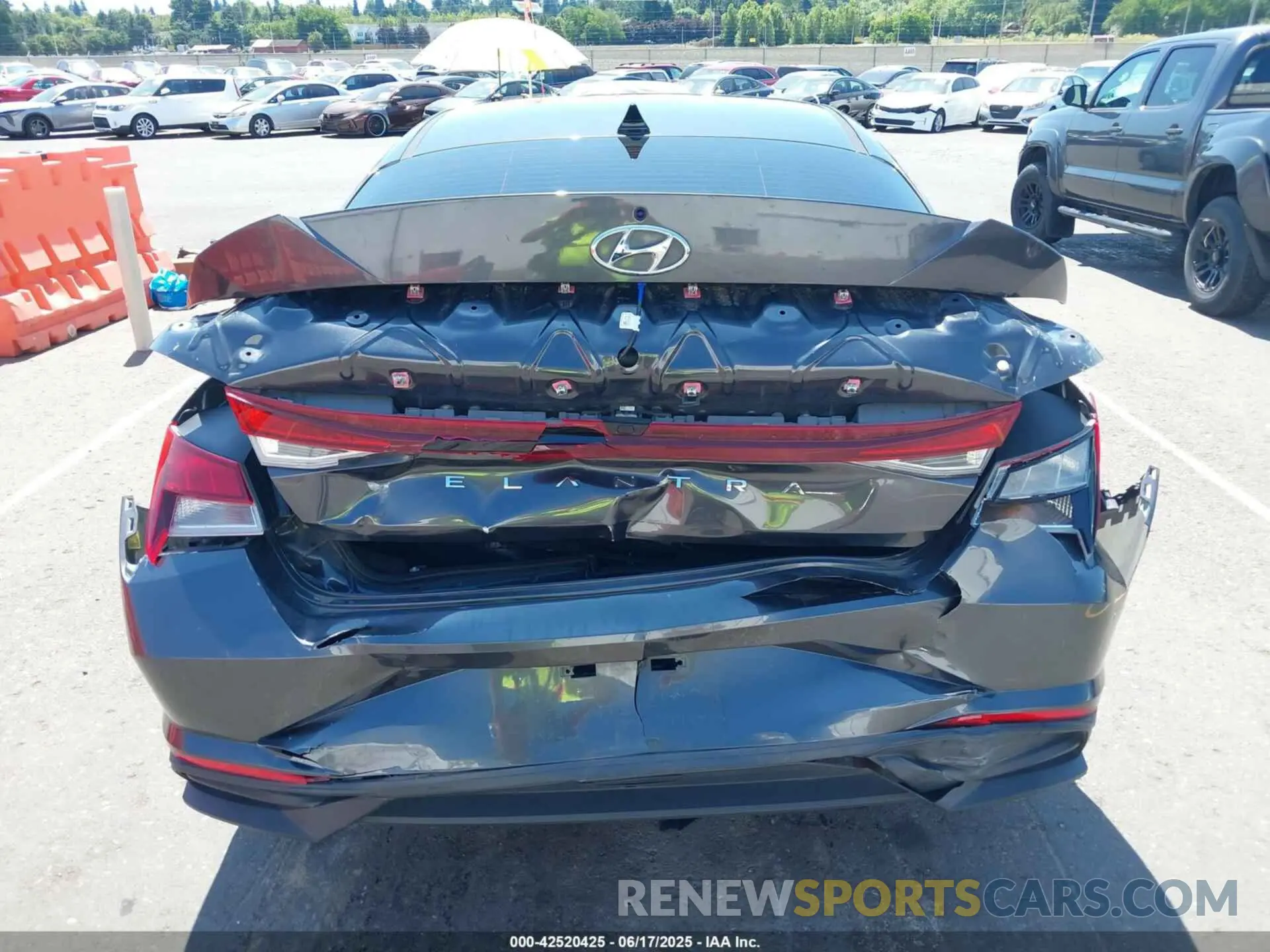 16 Photograph of a damaged car 5NPLM4AG9MH012046 HYUNDAI ELANTRA 2021