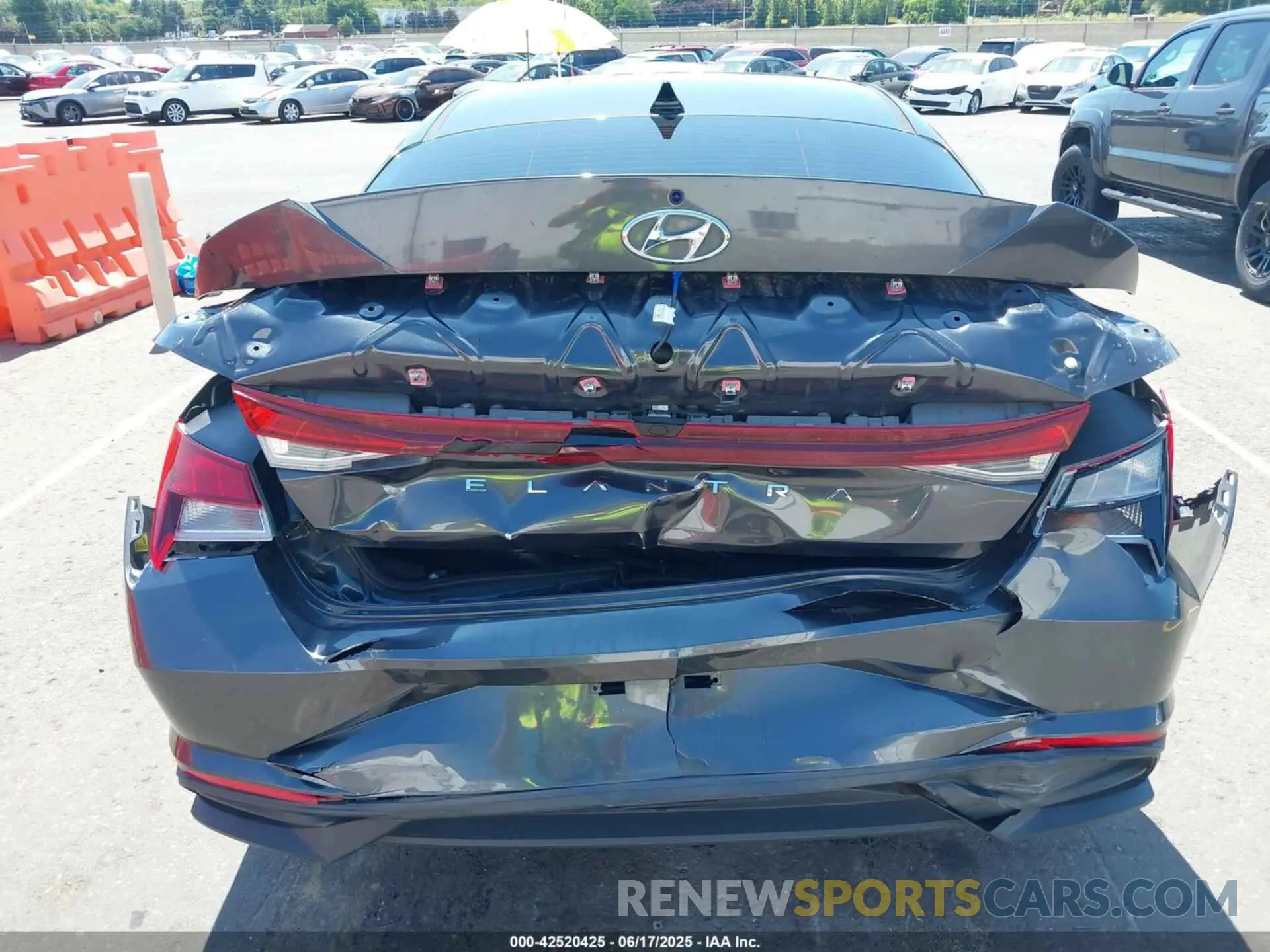 6 Photograph of a damaged car 5NPLM4AG9MH012046 HYUNDAI ELANTRA 2021