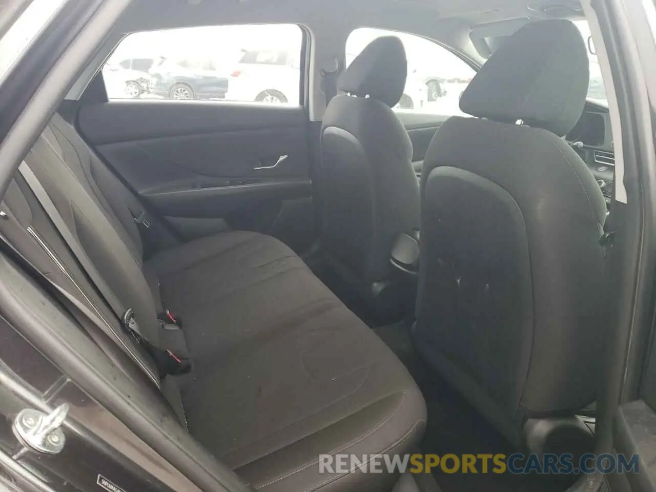 10 Photograph of a damaged car 5NPLM4AG9MH012838 HYUNDAI ELANTRA 2021