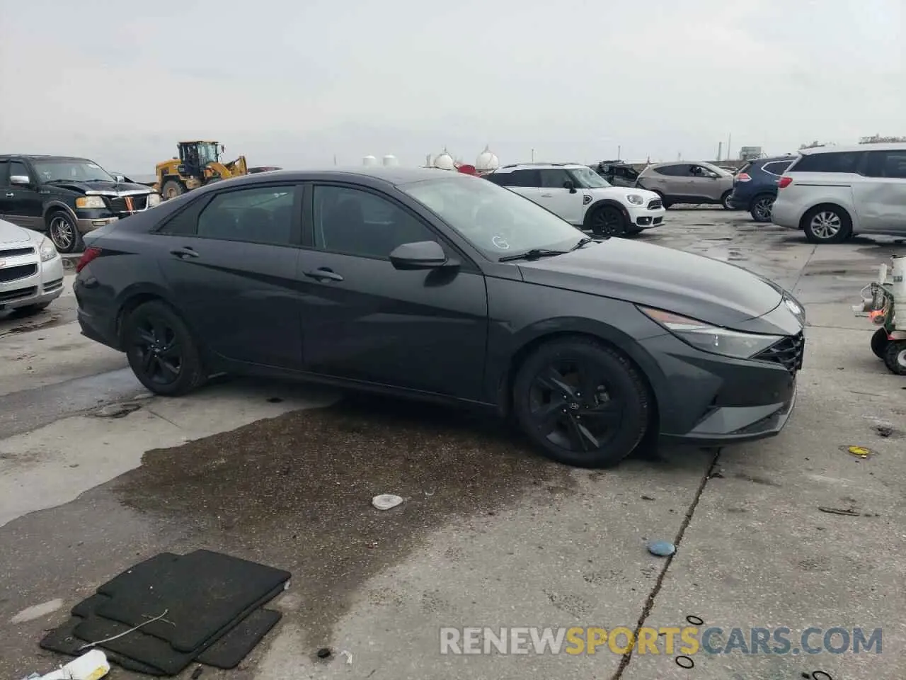4 Photograph of a damaged car 5NPLM4AG9MH012838 HYUNDAI ELANTRA 2021