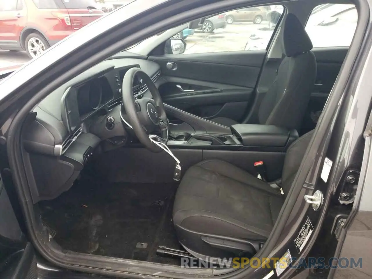 7 Photograph of a damaged car 5NPLM4AG9MH012838 HYUNDAI ELANTRA 2021