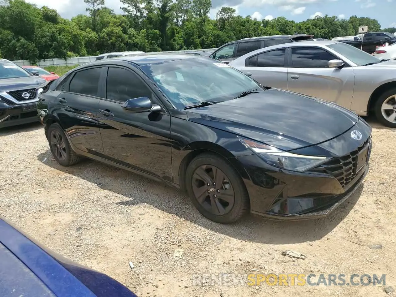 4 Photograph of a damaged car 5NPLM4AG9MH013553 HYUNDAI ELANTRA 2021