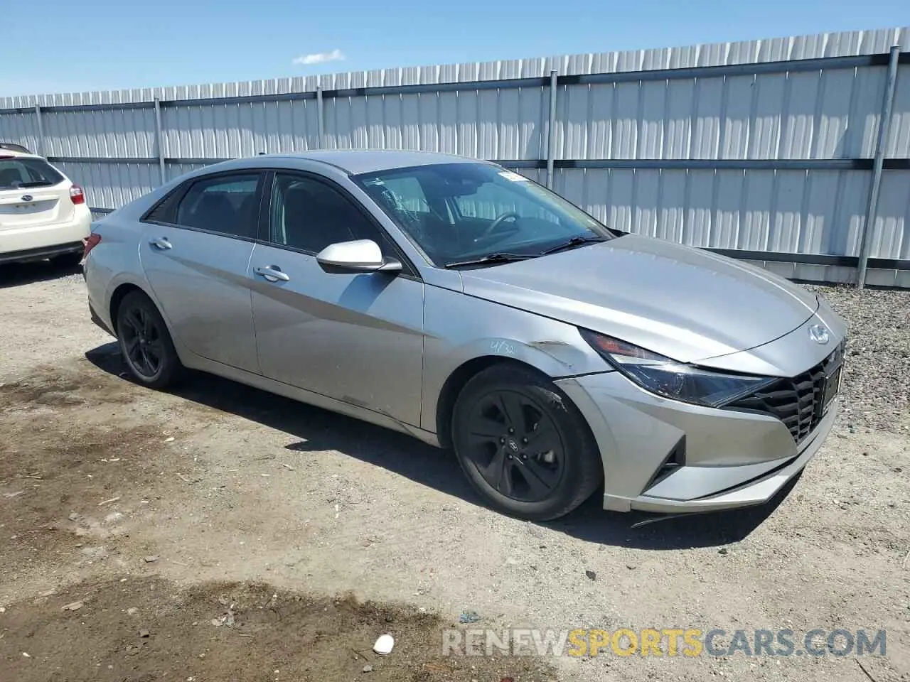 4 Photograph of a damaged car 5NPLM4AG9MH026481 HYUNDAI ELANTRA 2021