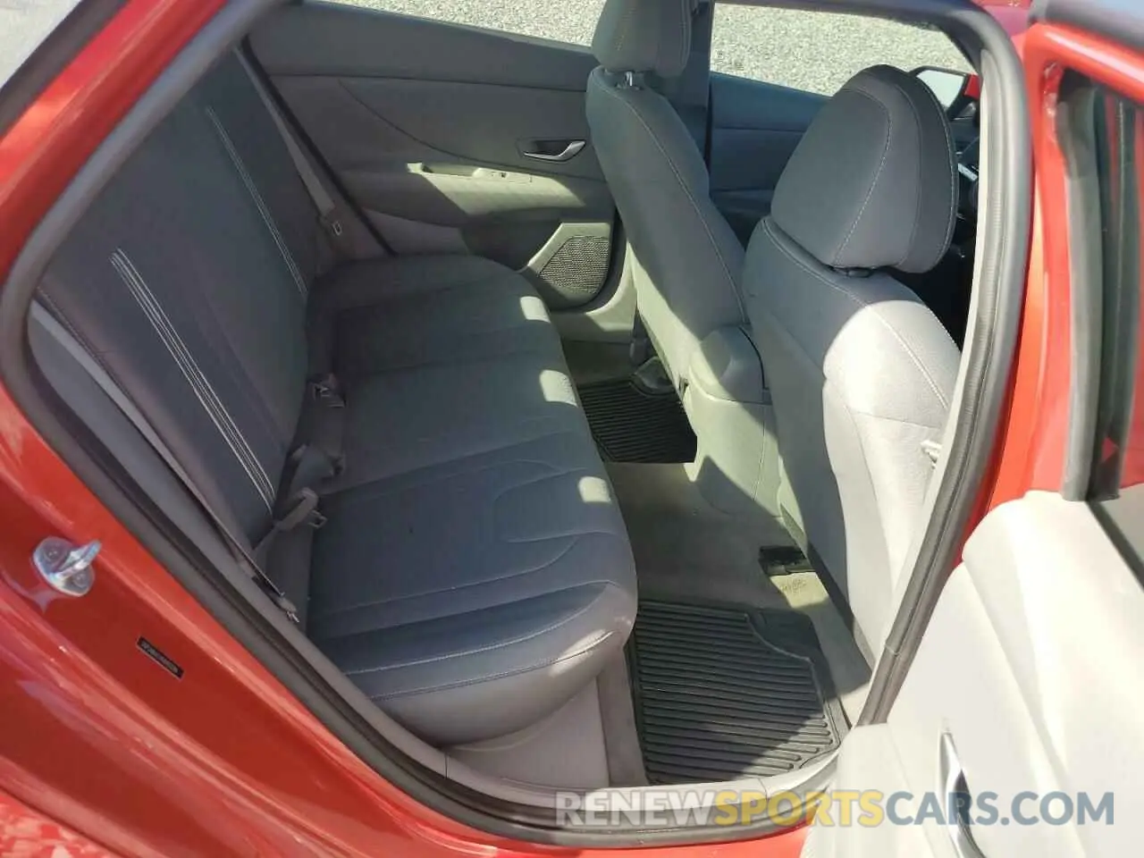 10 Photograph of a damaged car 5NPLM4AG9MH033284 HYUNDAI ELANTRA 2021