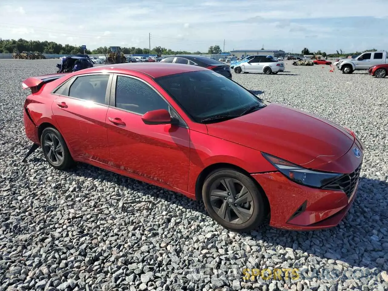 4 Photograph of a damaged car 5NPLM4AG9MH033284 HYUNDAI ELANTRA 2021