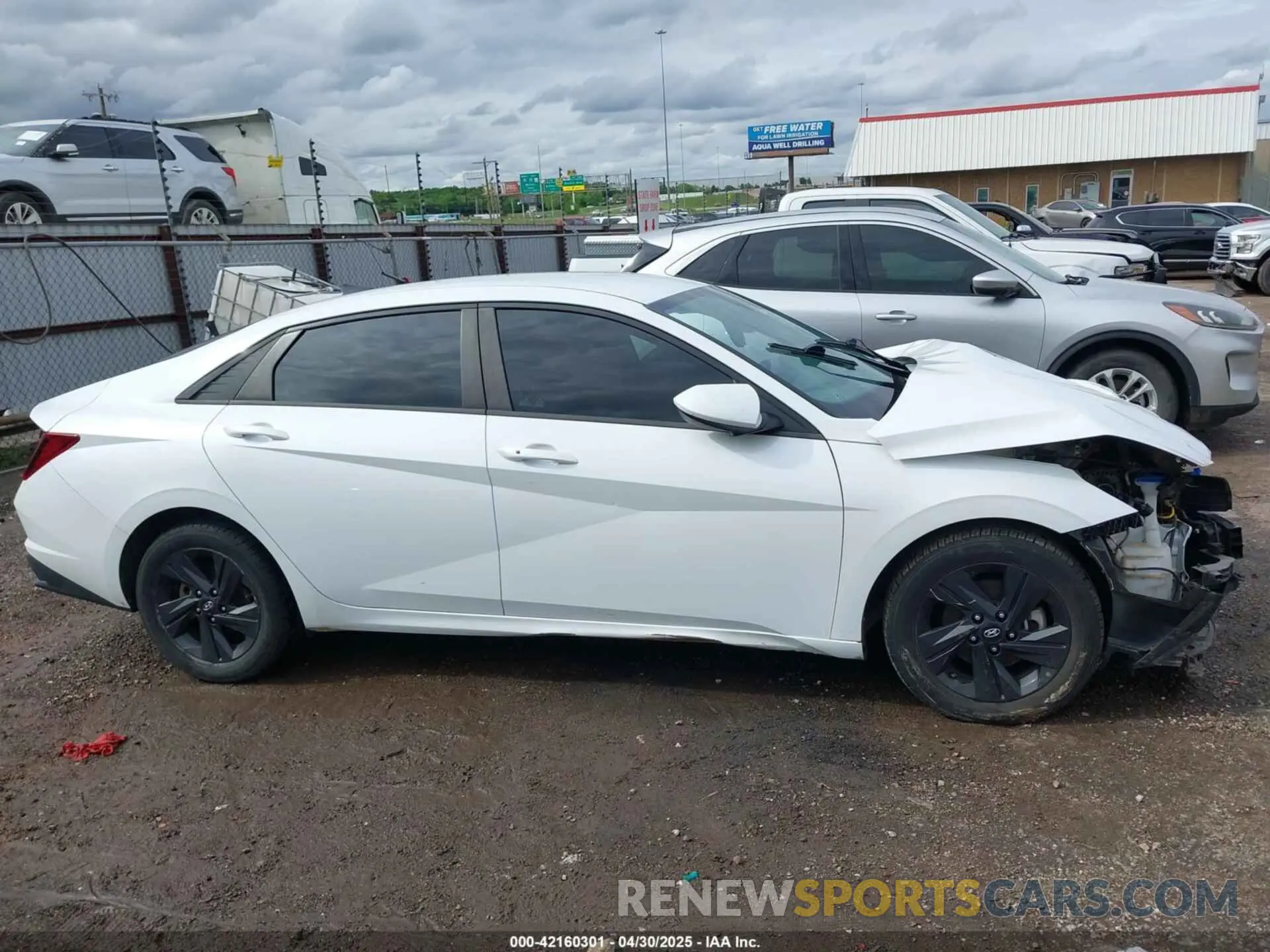 12 Photograph of a damaged car 5NPLM4AG9MH039859 HYUNDAI ELANTRA 2021