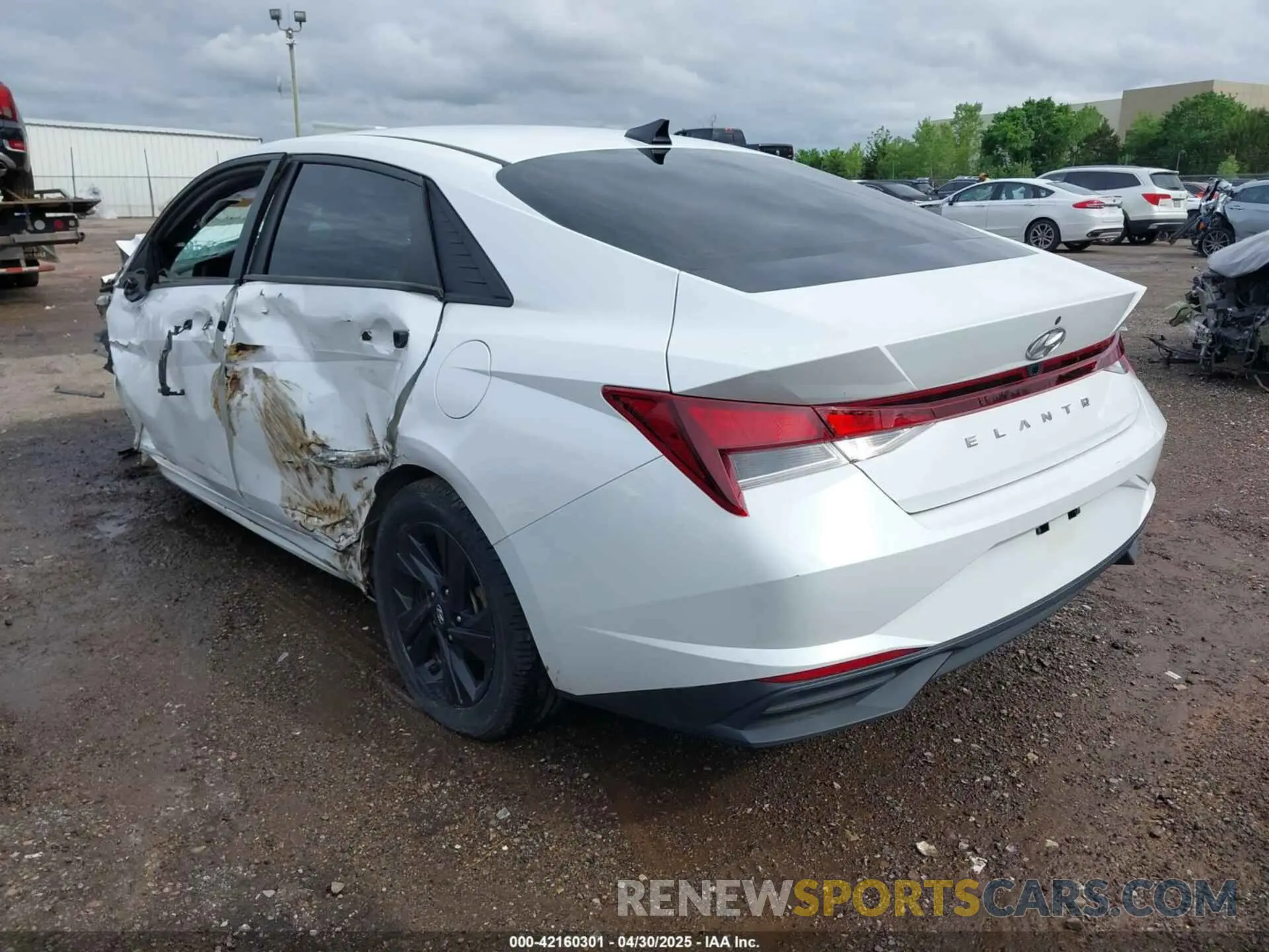 3 Photograph of a damaged car 5NPLM4AG9MH039859 HYUNDAI ELANTRA 2021