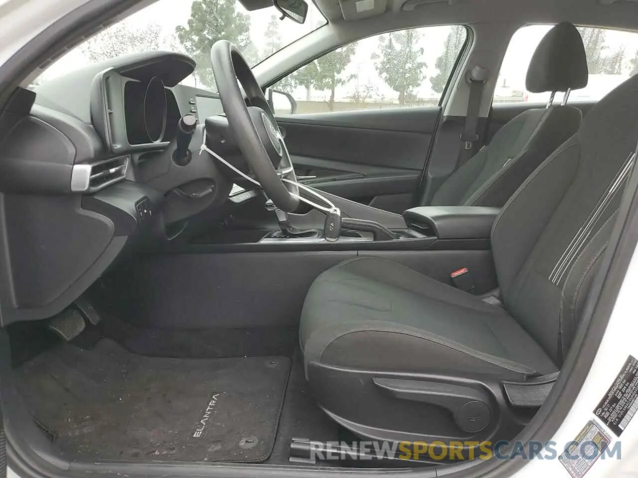 7 Photograph of a damaged car 5NPLM4AG9MH044995 HYUNDAI ELANTRA 2021