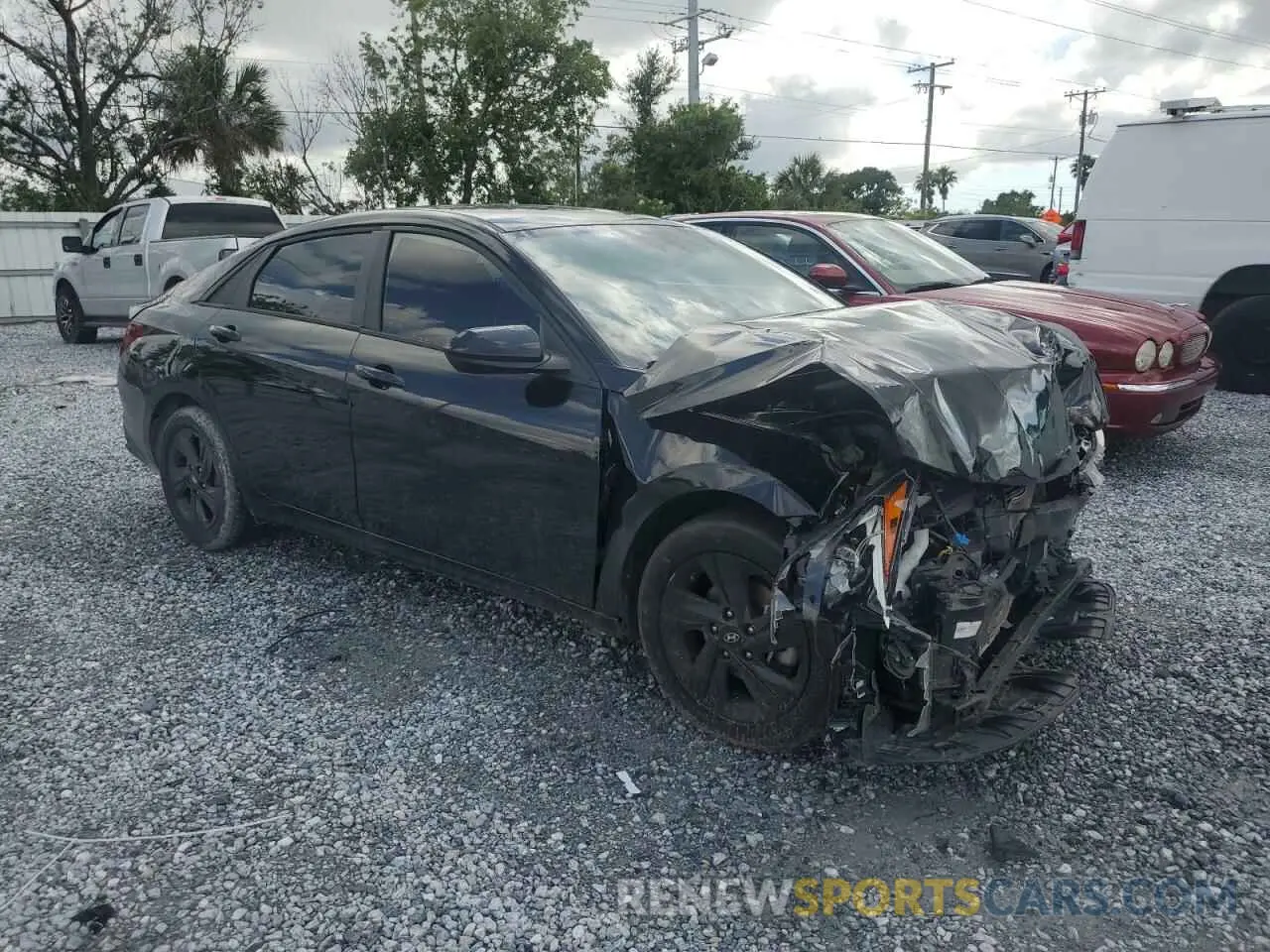 4 Photograph of a damaged car 5NPLM4AGXMH021287 HYUNDAI ELANTRA 2021