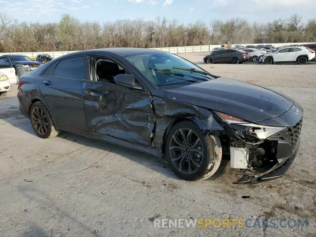 4 Photograph of a damaged car 5NPLM4AGXMH025713 HYUNDAI ELANTRA 2021