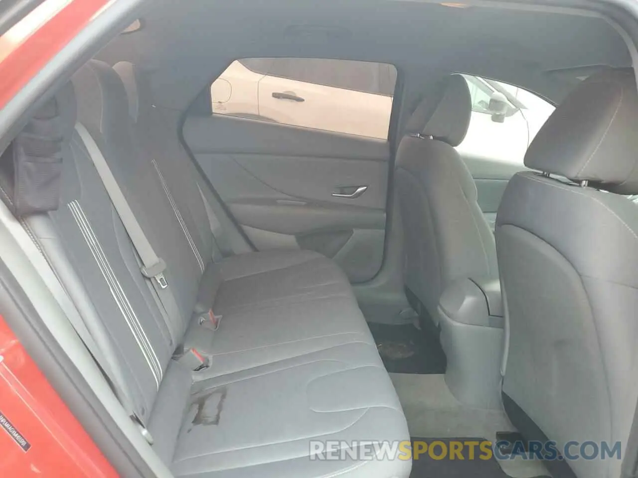 10 Photograph of a damaged car 5NPLM4AGXMH033701 HYUNDAI ELANTRA 2021