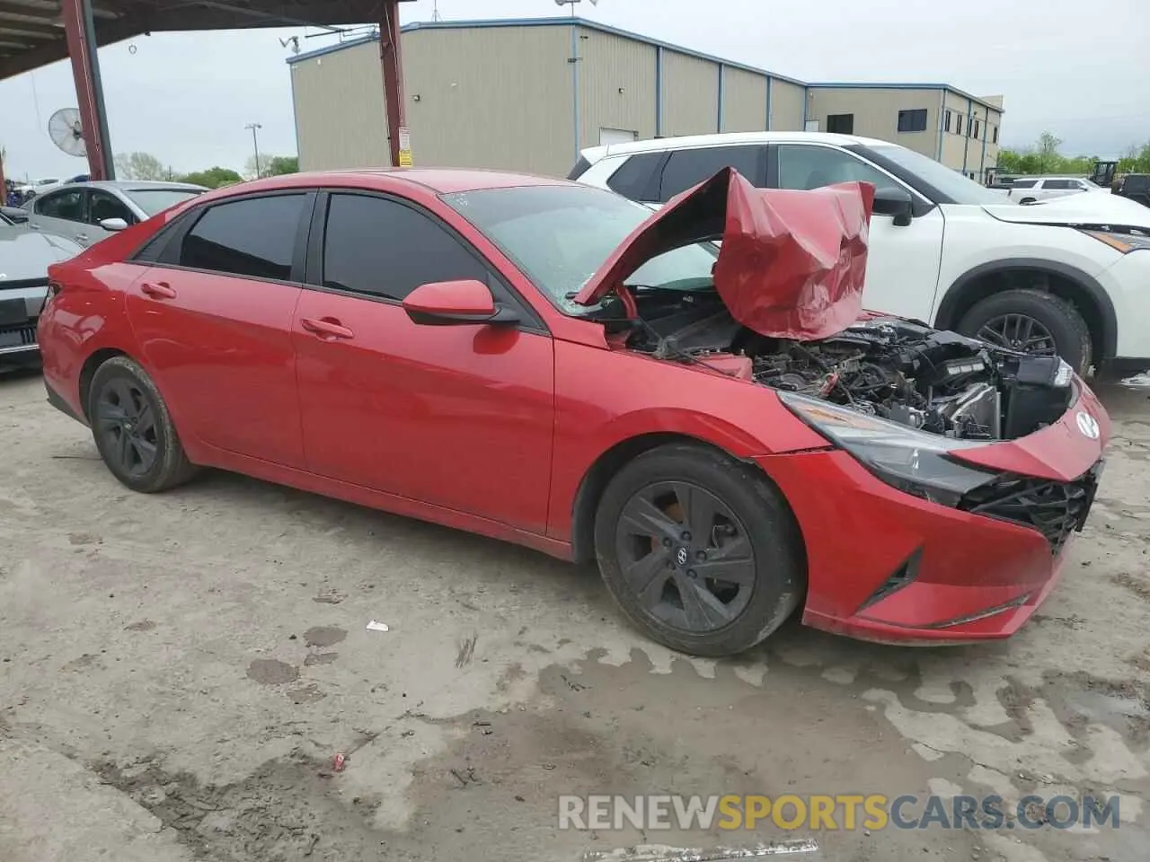 4 Photograph of a damaged car 5NPLM4AGXMH033701 HYUNDAI ELANTRA 2021