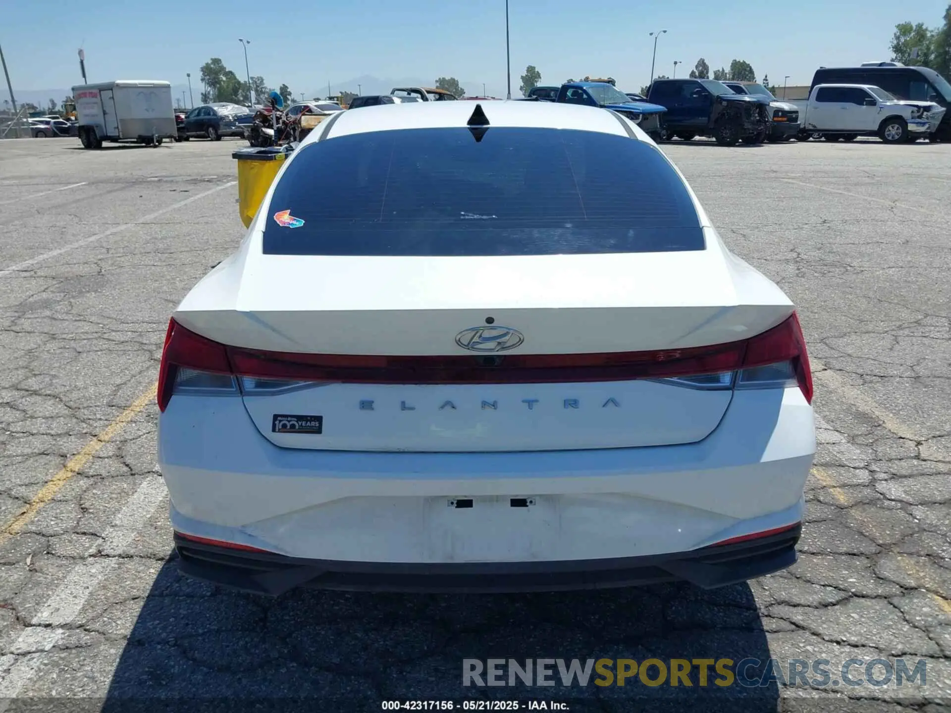 17 Photograph of a damaged car 5NPLM4AGXMH051177 HYUNDAI ELANTRA 2021