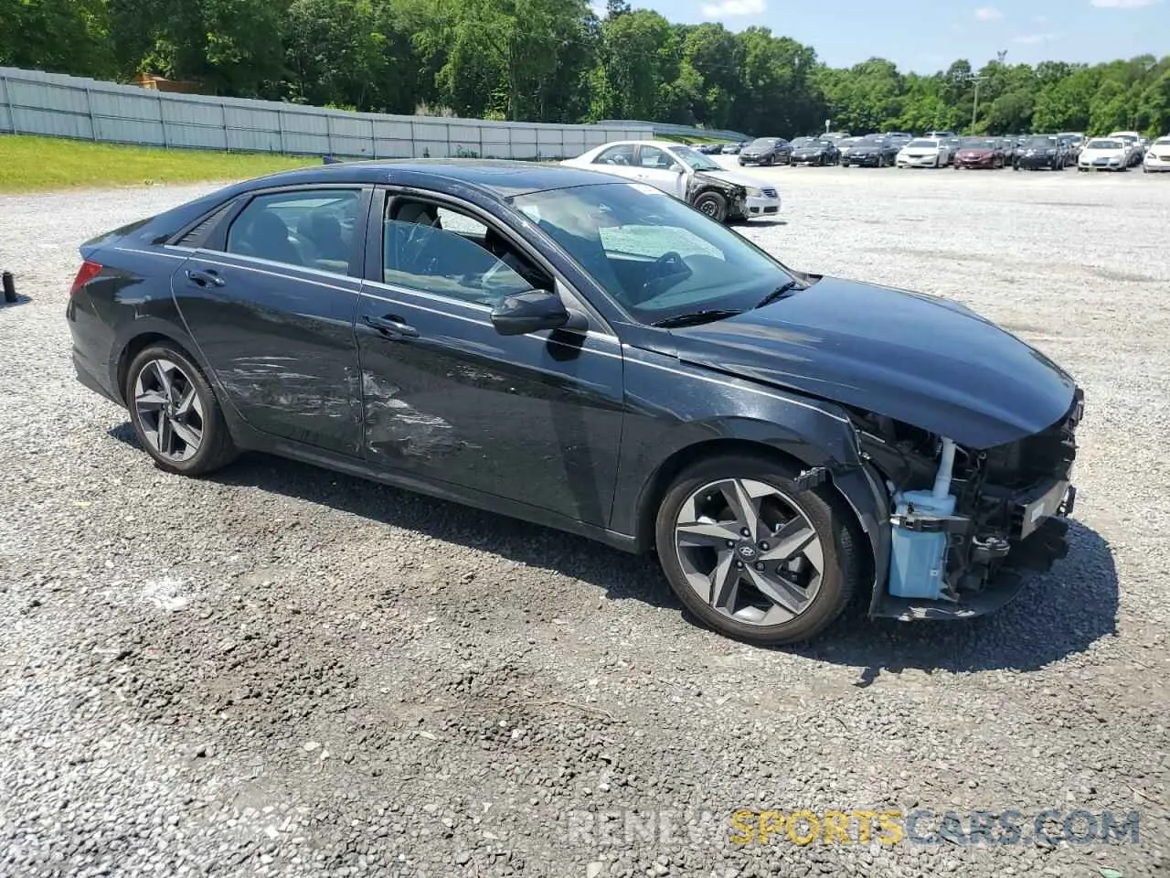 4 Photograph of a damaged car 5NPLN4AG1MH005458 HYUNDAI ELANTRA 2021