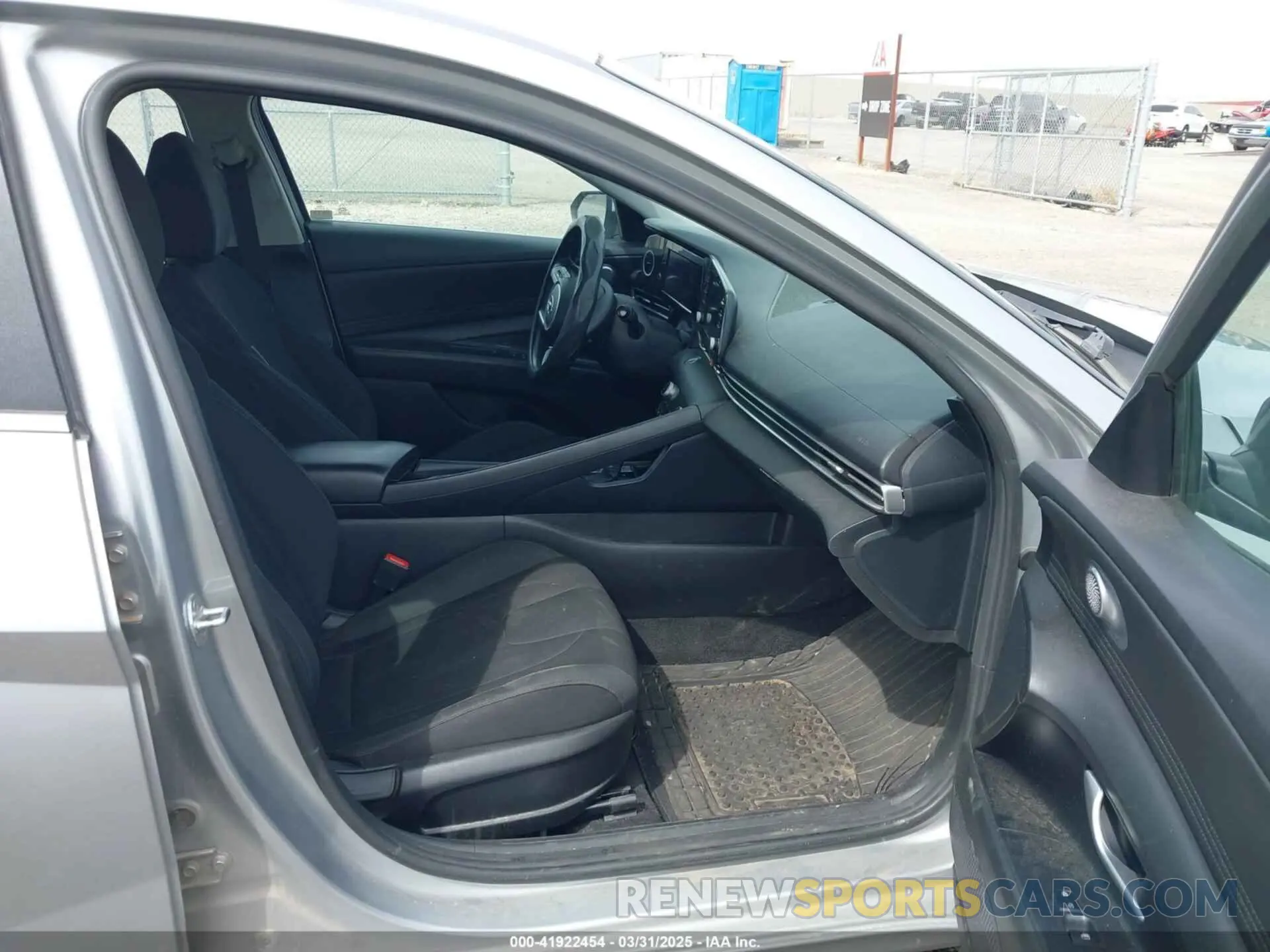 5 Photograph of a damaged car 5NPLN4AG1MH005928 HYUNDAI ELANTRA 2021