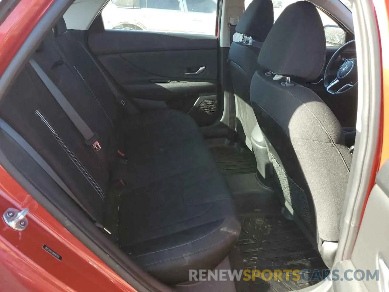 10 Photograph of a damaged car 5NPLN4AG1MH031140 HYUNDAI ELANTRA 2021