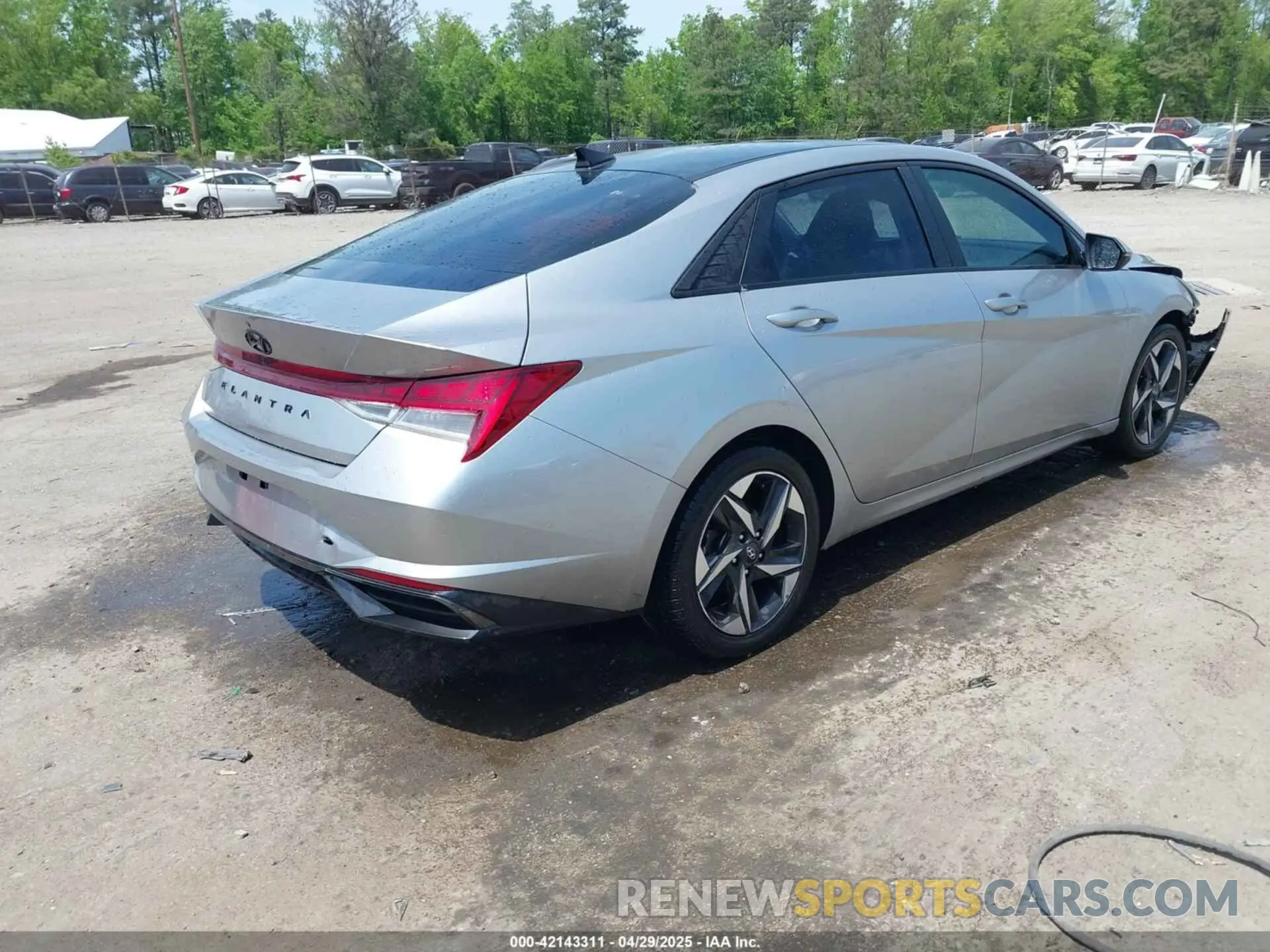 4 Photograph of a damaged car 5NPLN4AG1MH043336 HYUNDAI ELANTRA 2021