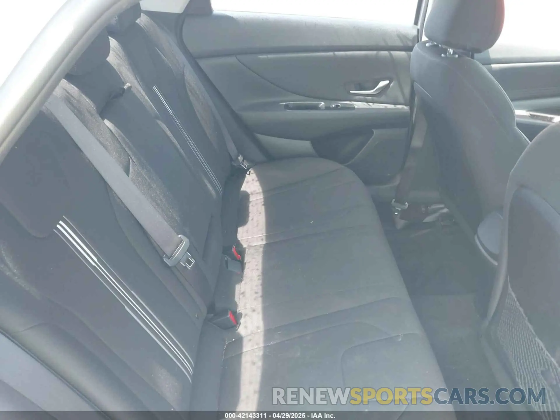8 Photograph of a damaged car 5NPLN4AG1MH043336 HYUNDAI ELANTRA 2021