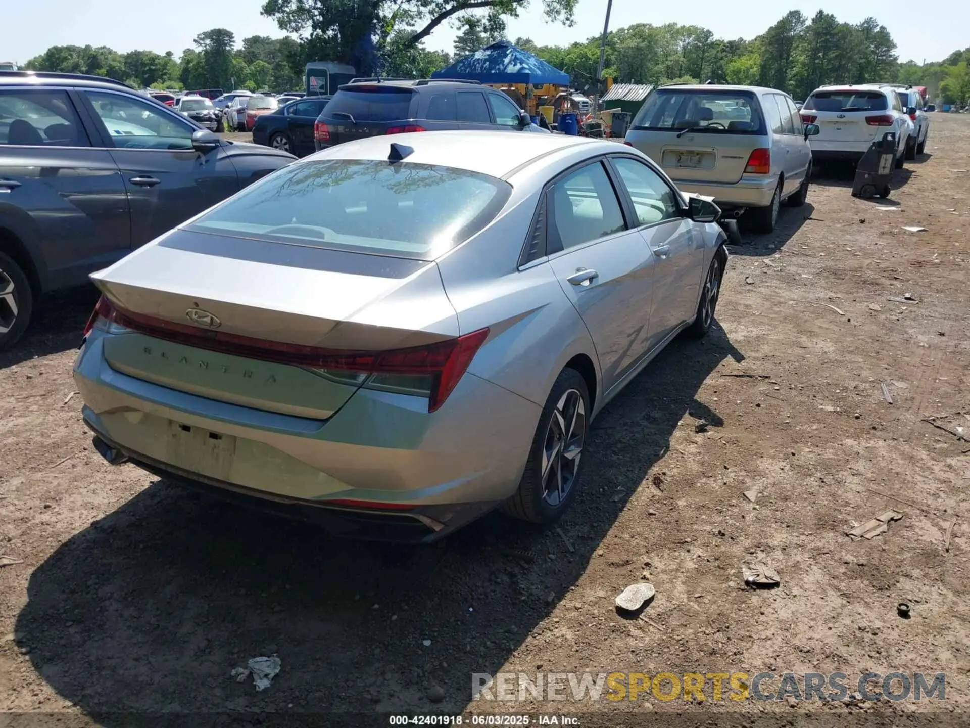 4 Photograph of a damaged car 5NPLN4AG2MH025301 HYUNDAI ELANTRA 2021