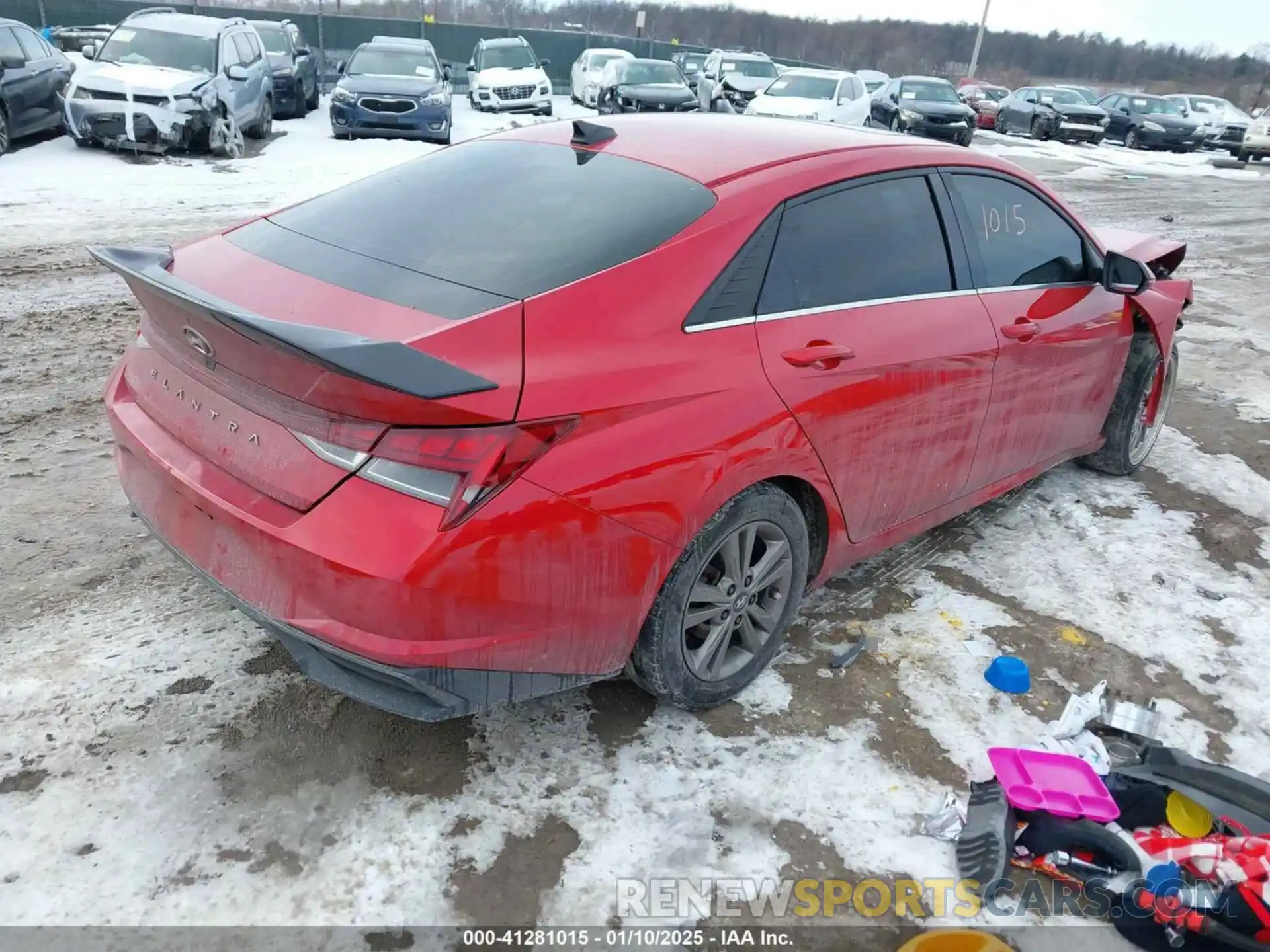 4 Photograph of a damaged car 5NPLN4AG5MH006936 HYUNDAI ELANTRA 2021