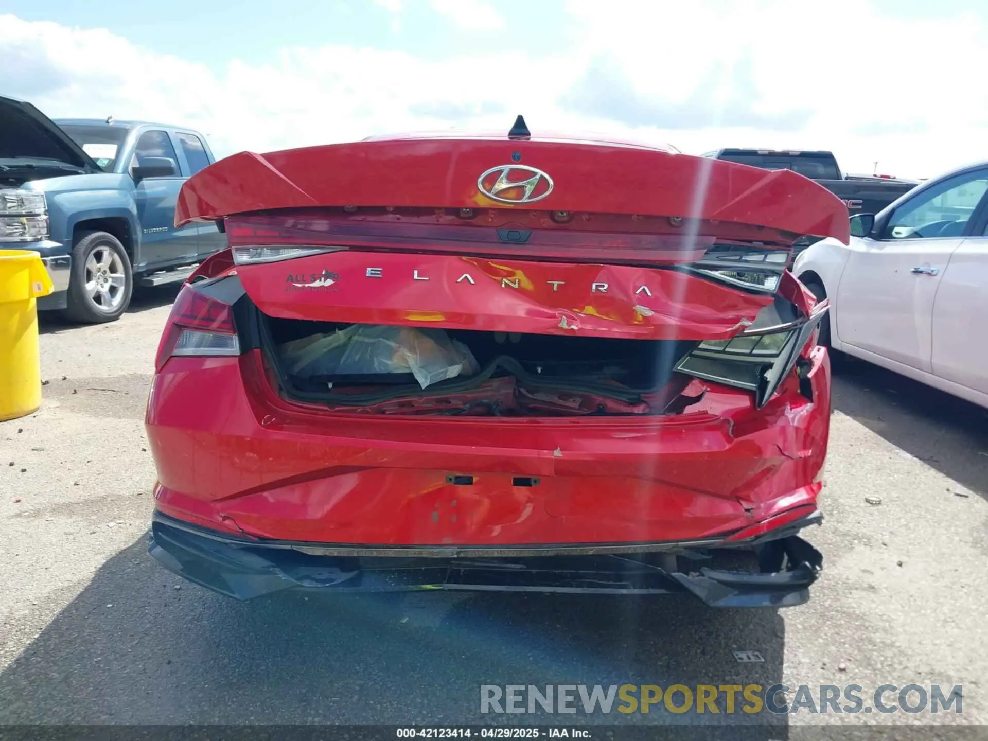 16 Photograph of a damaged car 5NPLN4AG5MH025891 HYUNDAI ELANTRA 2021