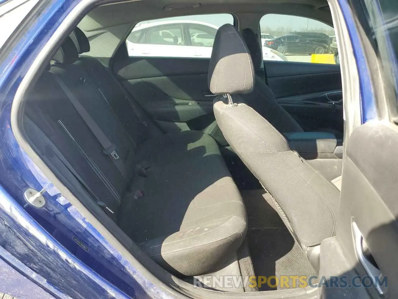 10 Photograph of a damaged car 5NPLN4AG5MH028242 HYUNDAI ELANTRA 2021