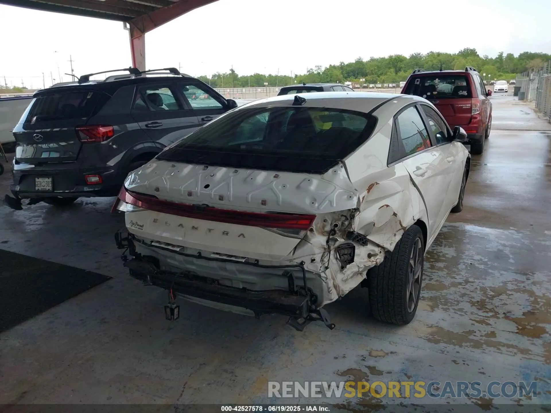 16 Photograph of a damaged car 5NPLN4AG6MH015855 HYUNDAI ELANTRA 2021